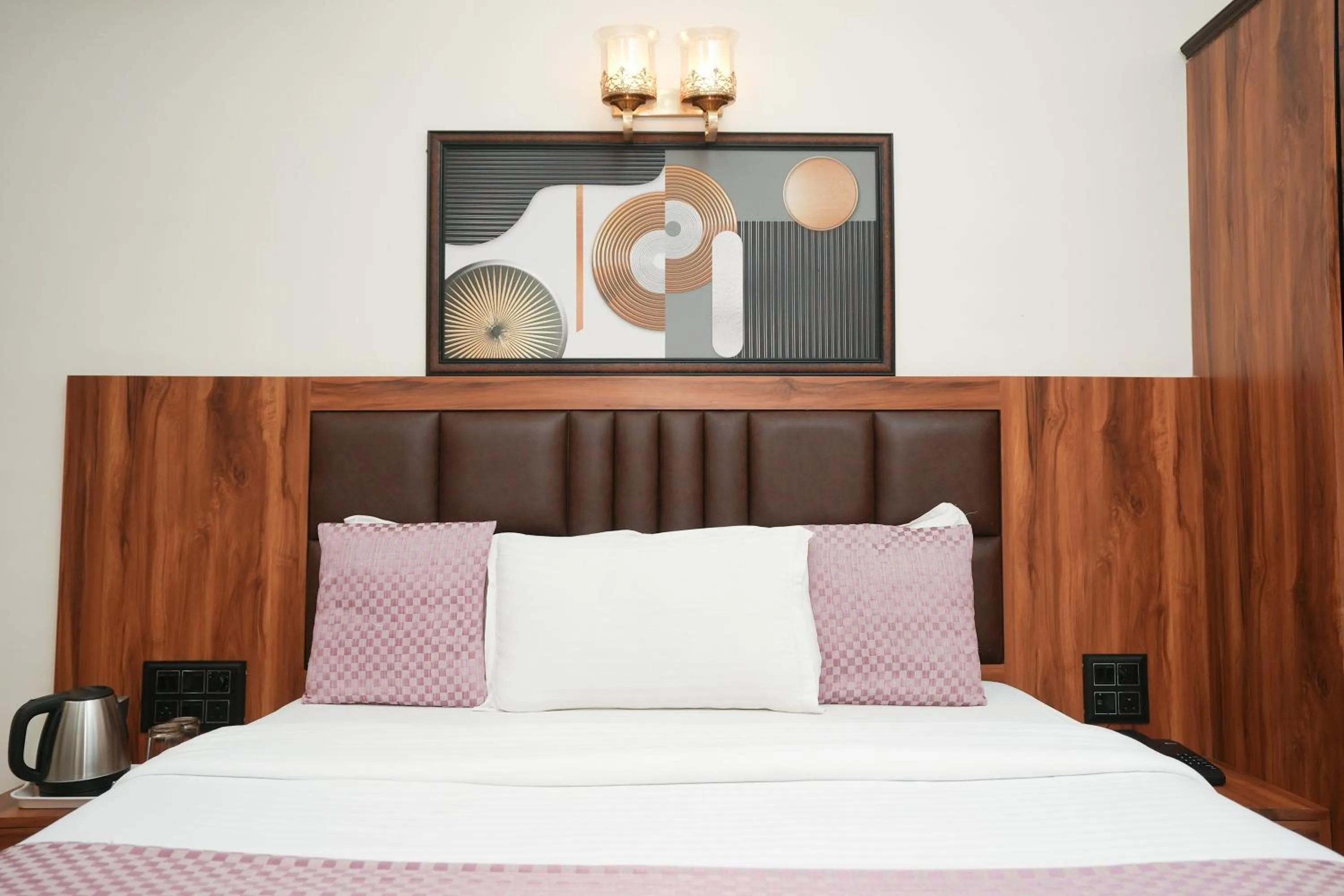 Bed in Hotel Neelkiran