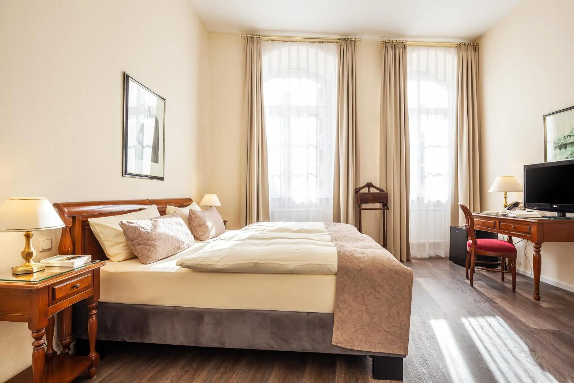 Photo of the whole room, Bed in TOP CityLine Klassik Altstadt Hotel Lübeck