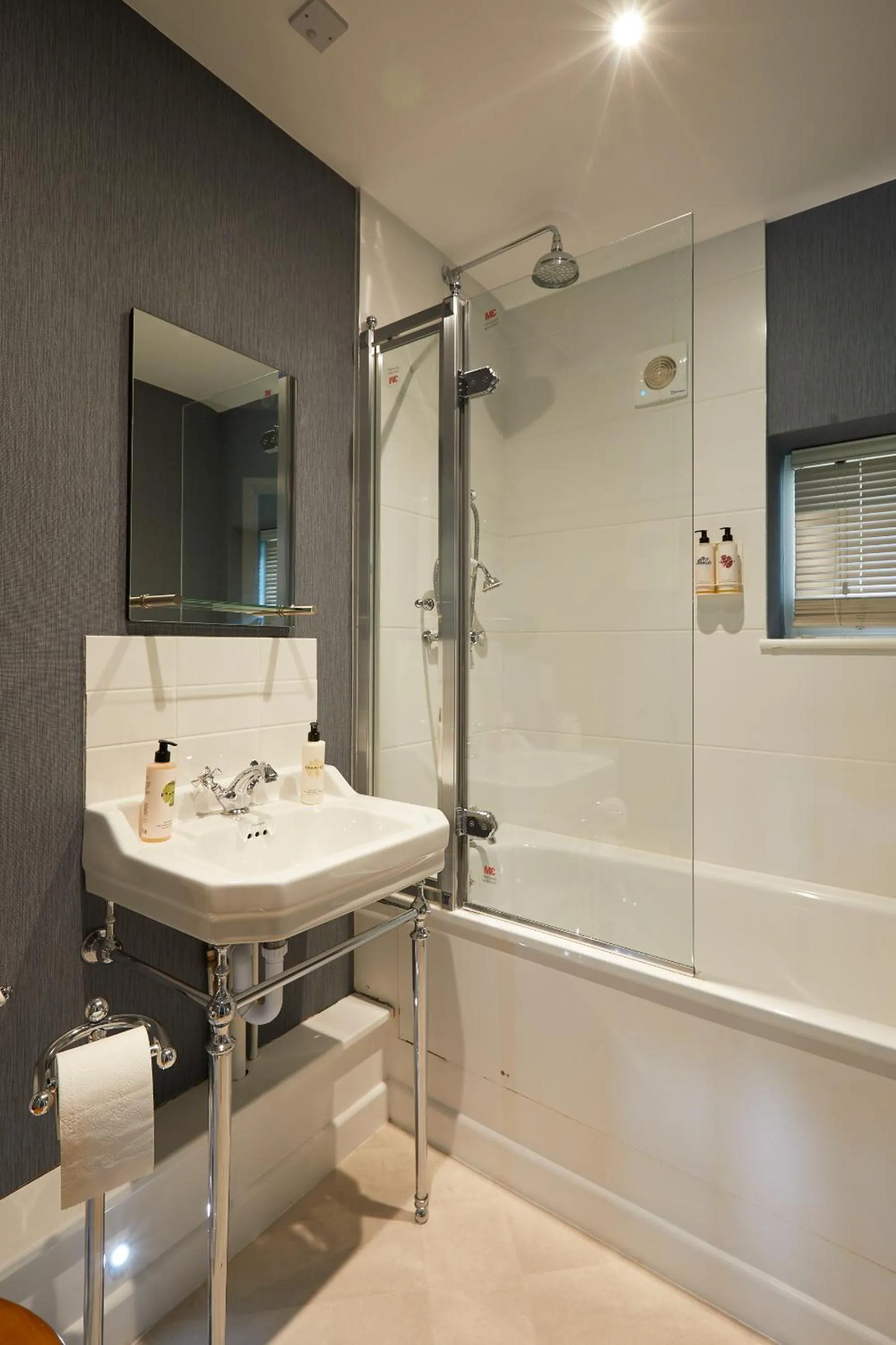 Bathroom in The Pot Kiln