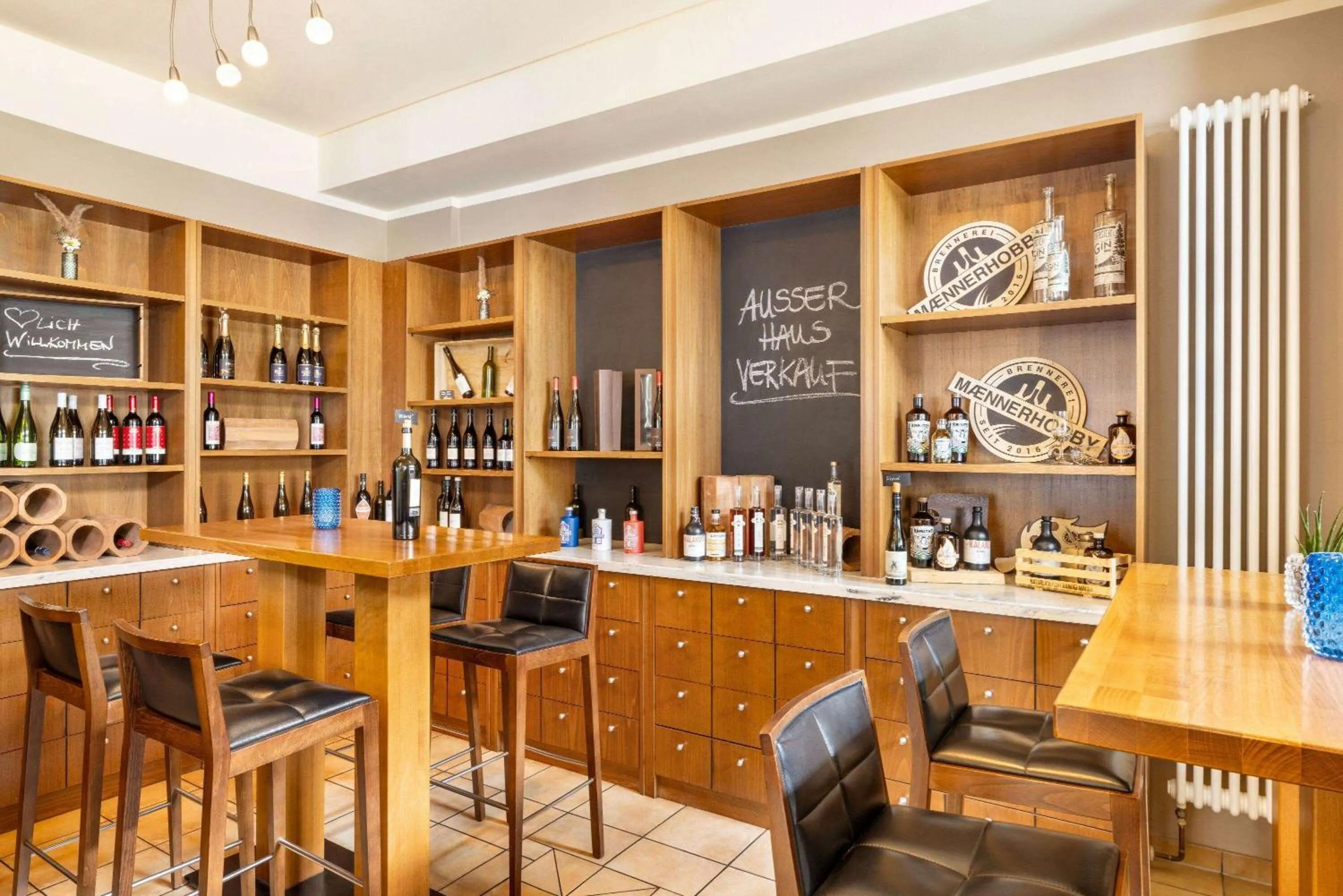 Lounge or bar in Vienna House by Wyndham Sonne Rostock