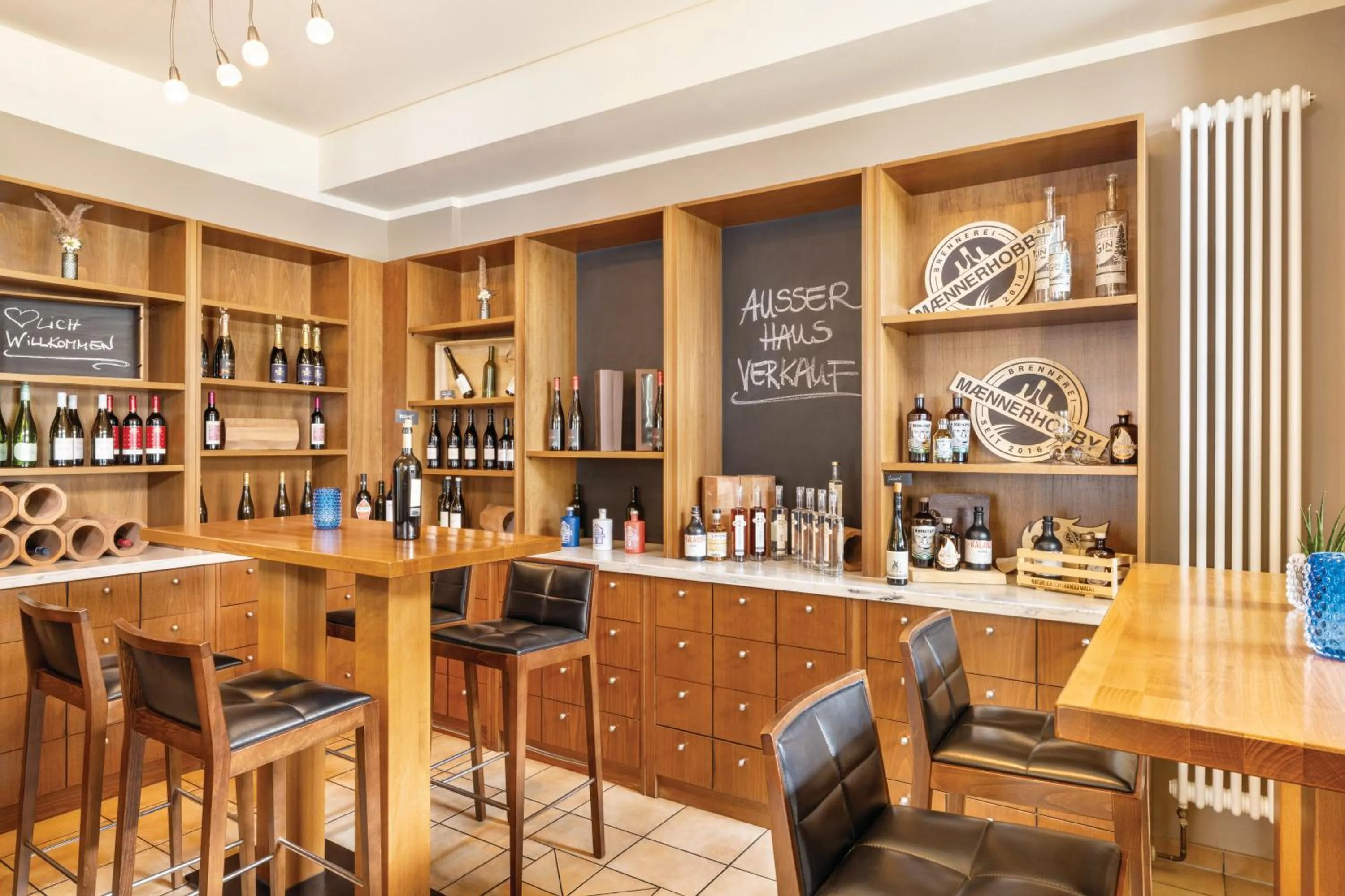 Lounge or bar in Vienna House by Wyndham Sonne Rostock