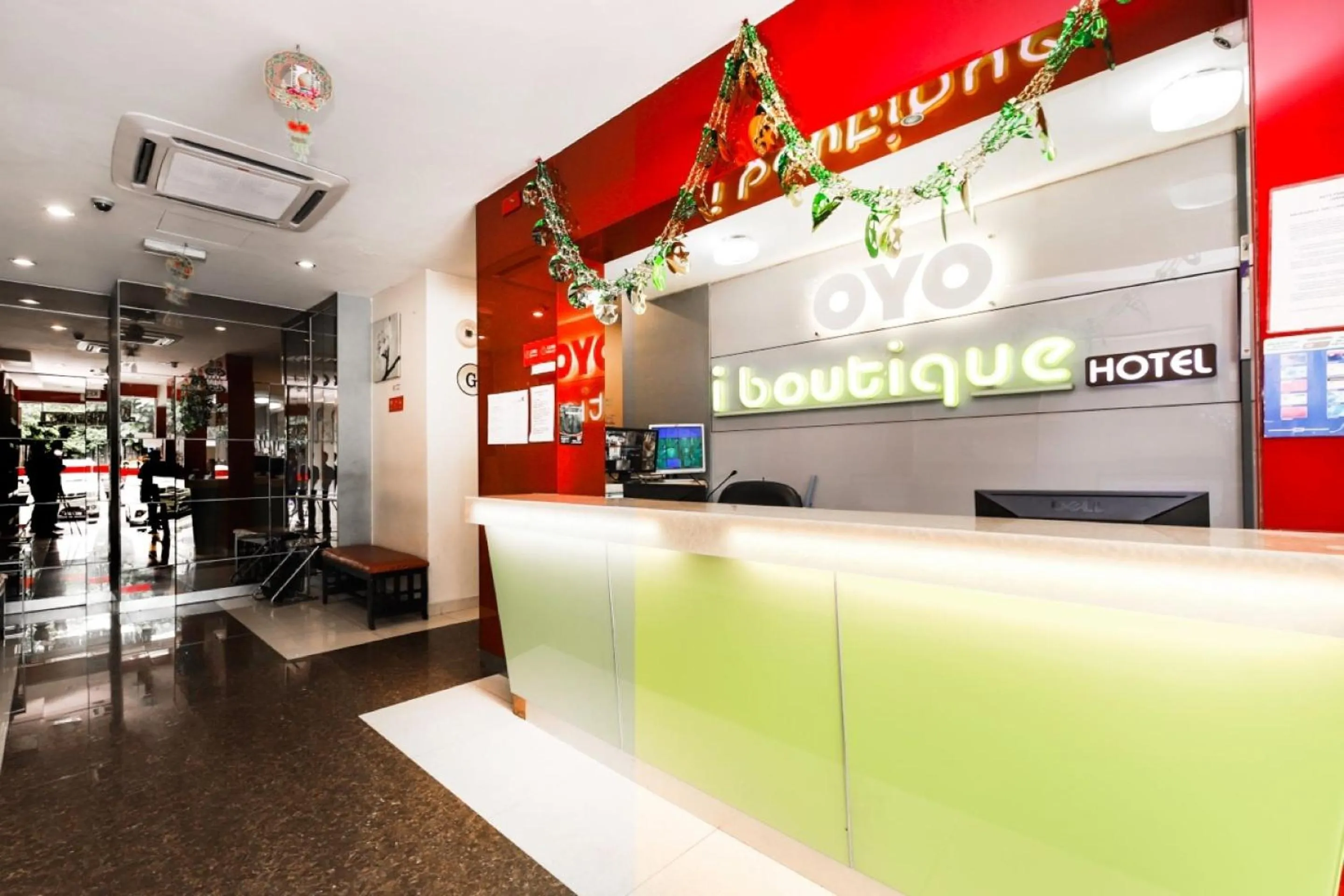 Lobby or reception in Super OYO 331 I Boutique Hotel