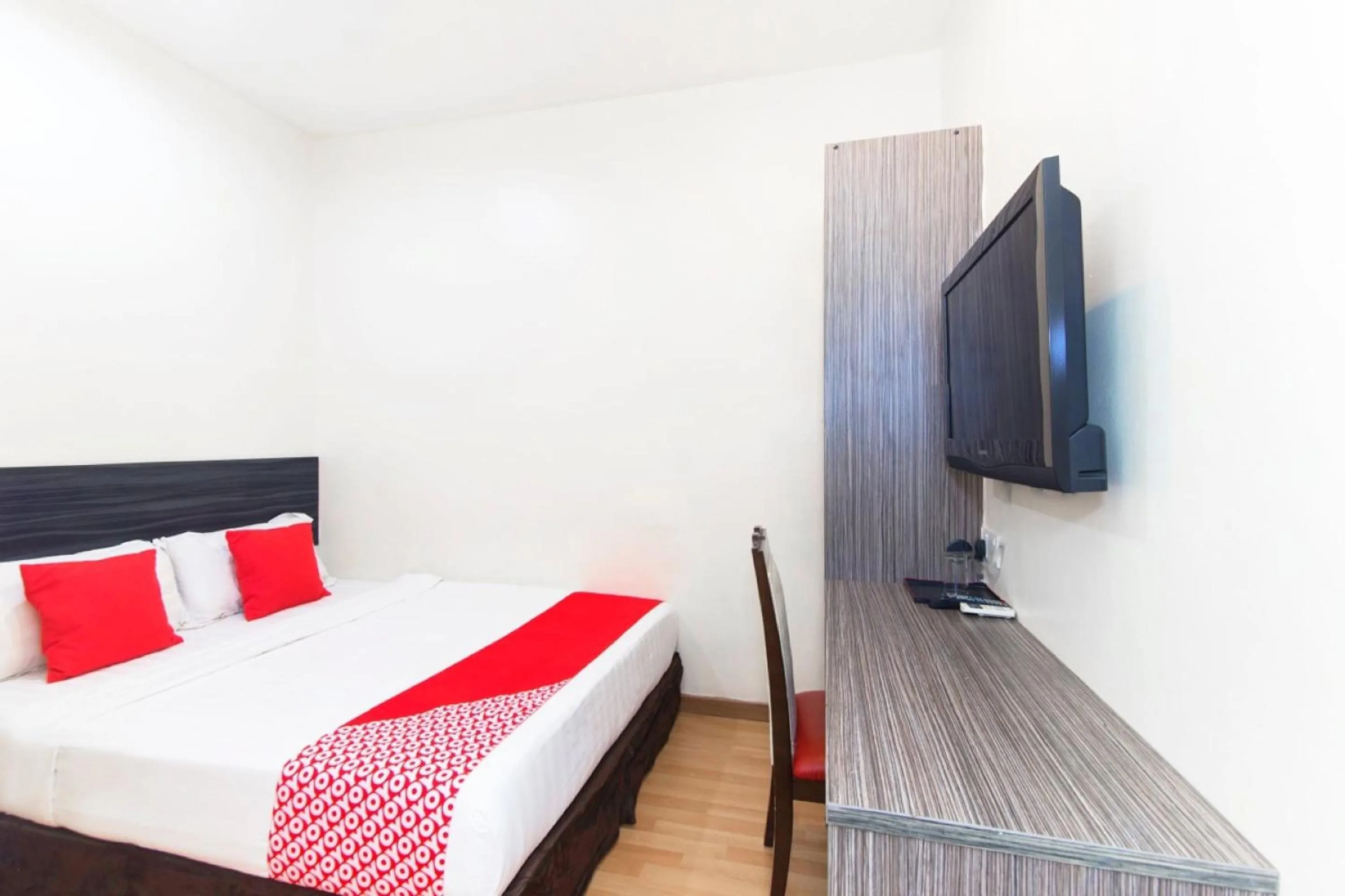 Bedroom, Bed in Super OYO 331 I Boutique Hotel