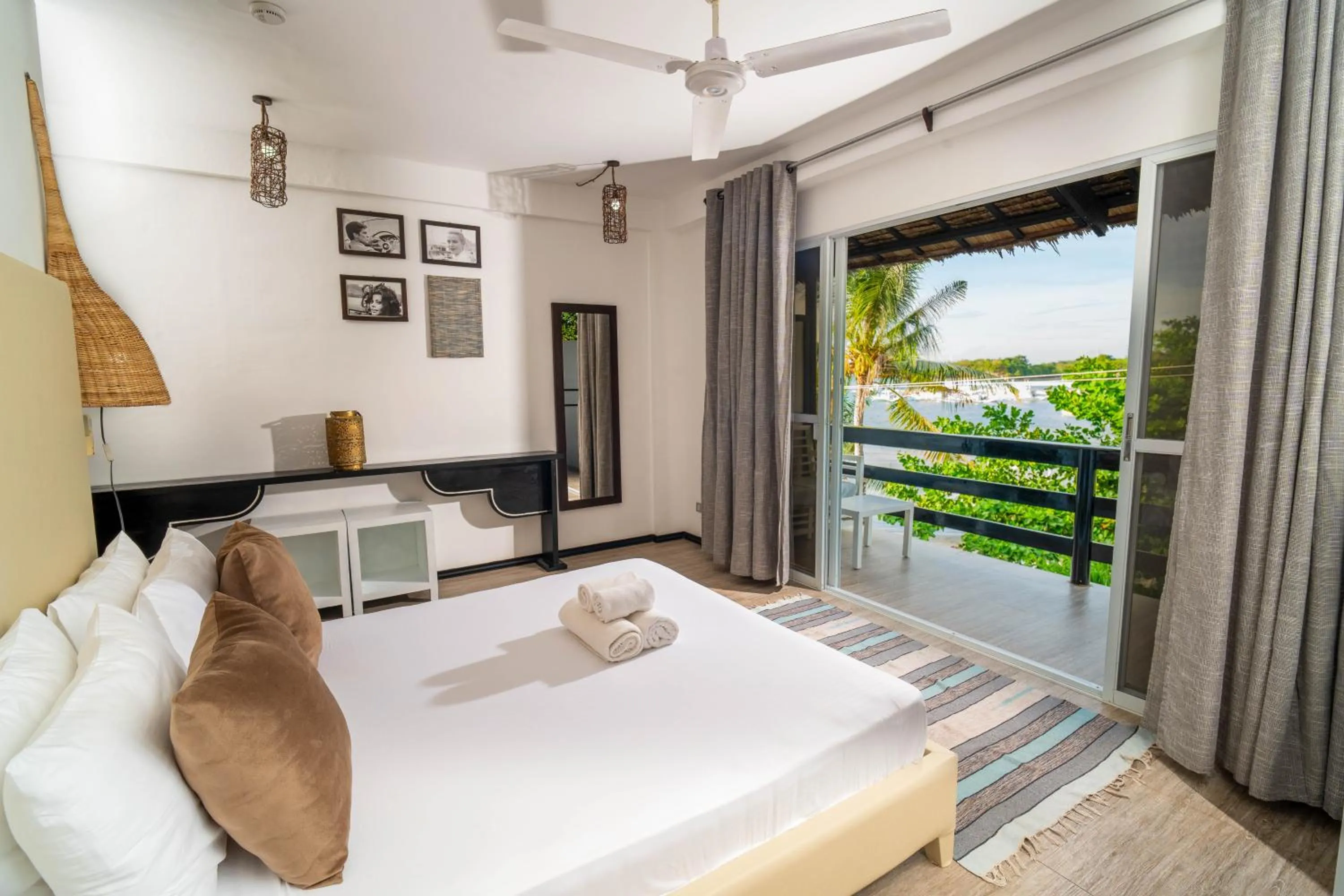 View (from property/room), Bed in Blanco Beach Resort Malapascua