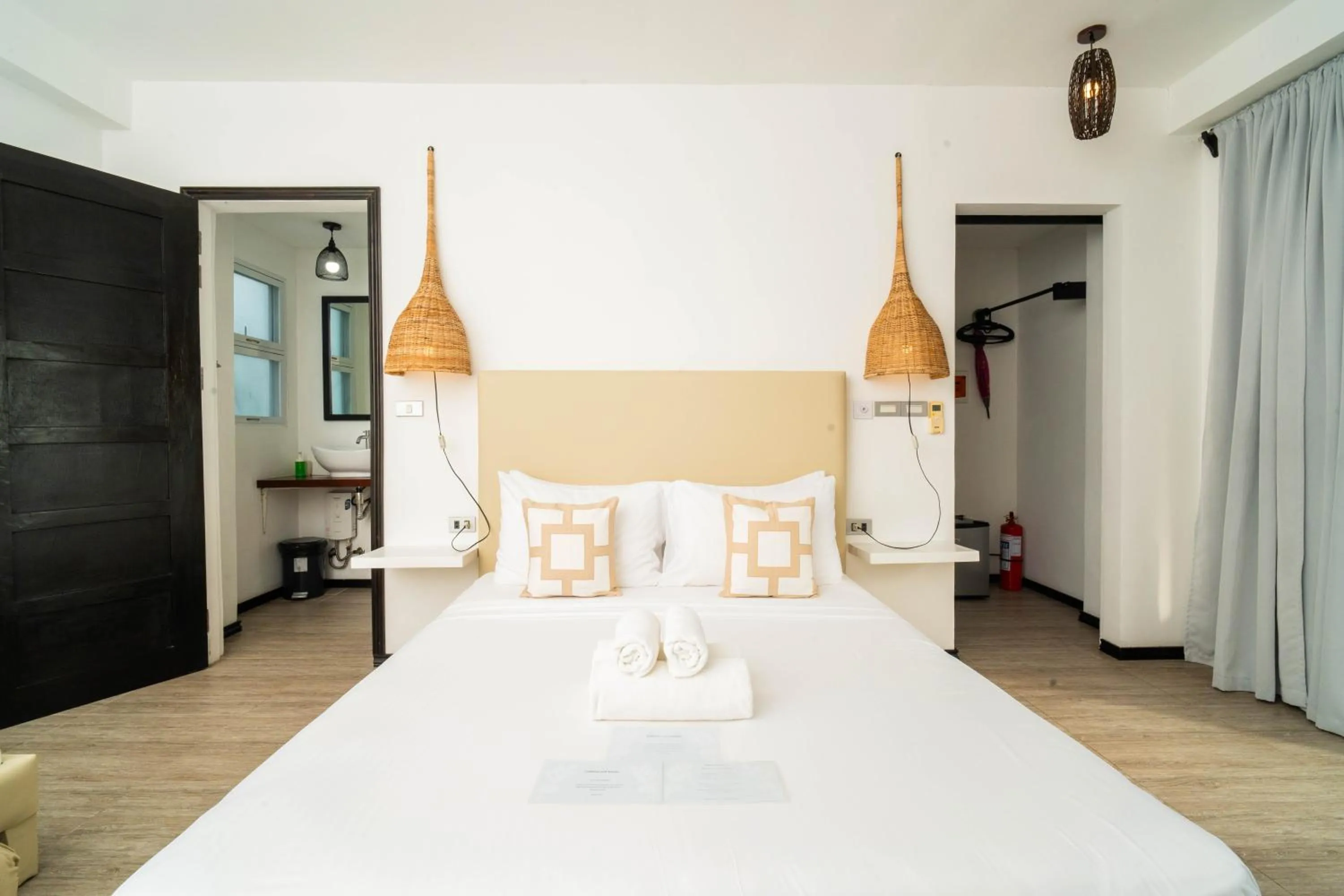 Photo of the whole room, Bed in Blanco Beach Resort Malapascua