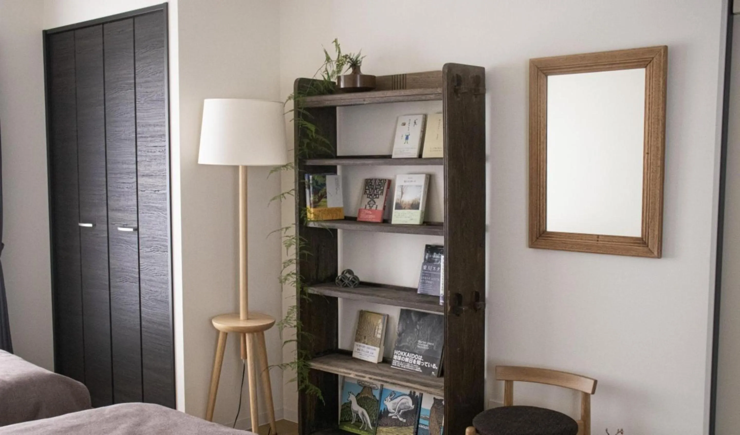 Library, Bed in UCHI Susukino 5.7