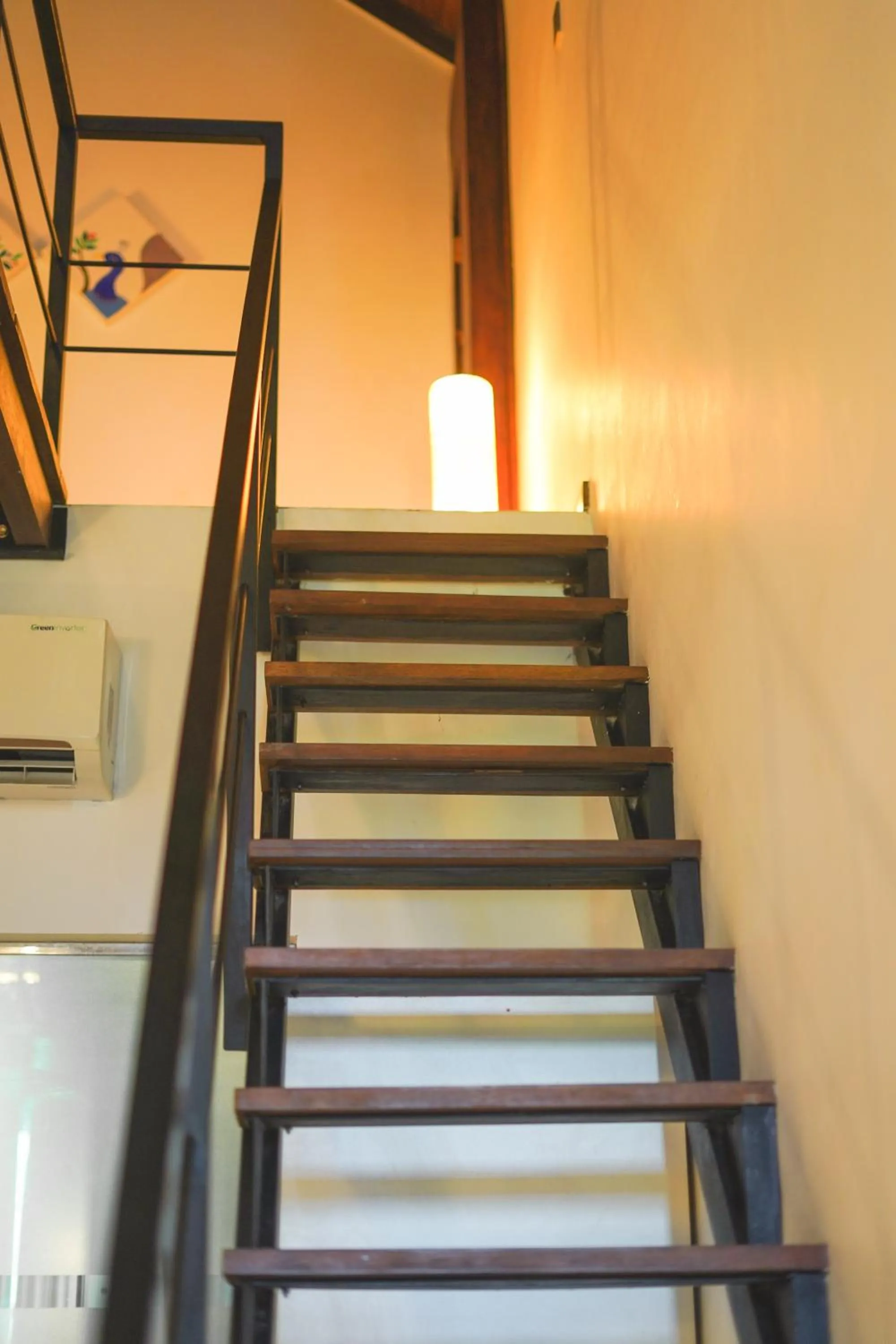 Communal lounge/ TV room in Moi Koggala by DBI - Free drop off to the beach