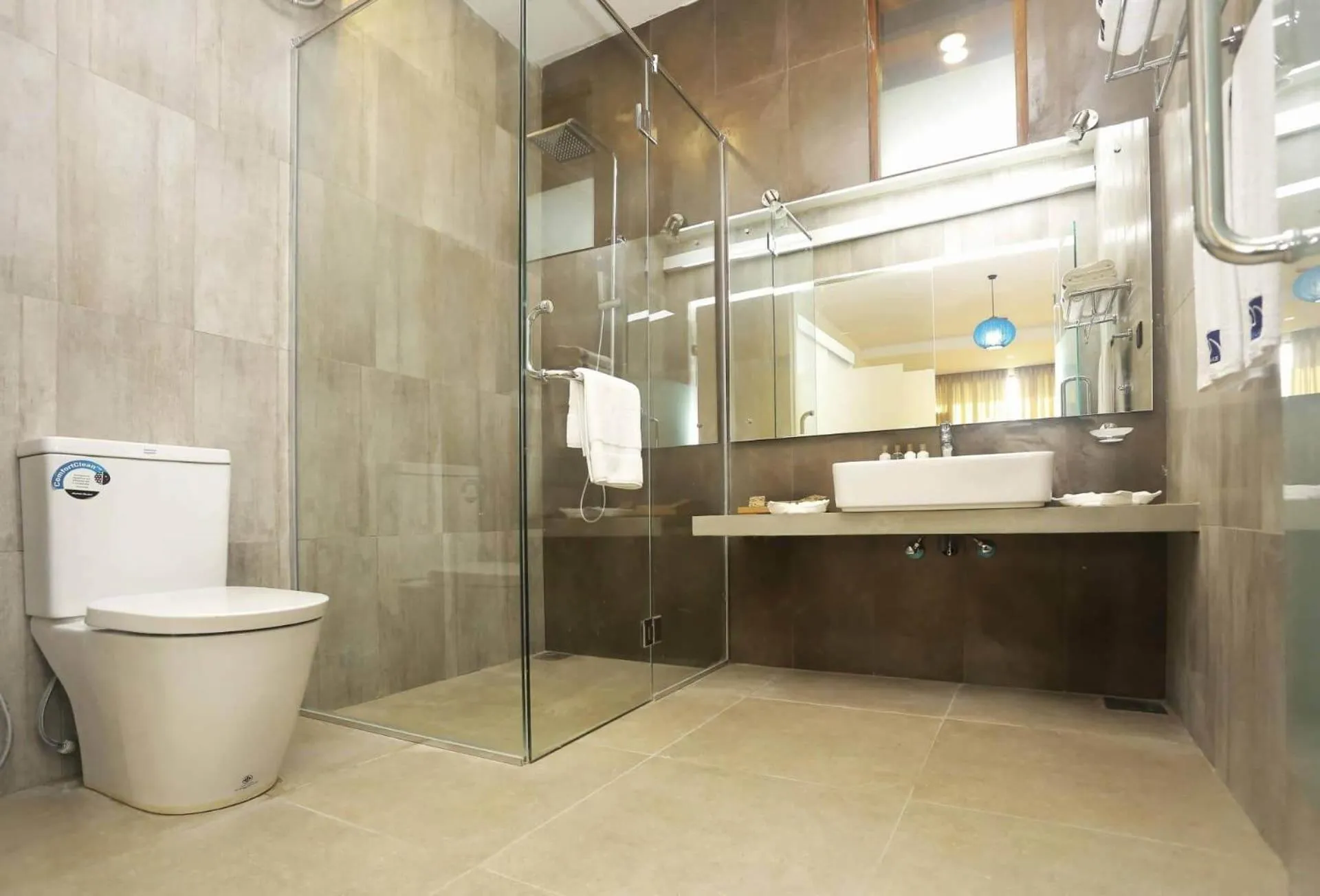 Shower in Moi Koggala by DBI - Free drop off to the beach