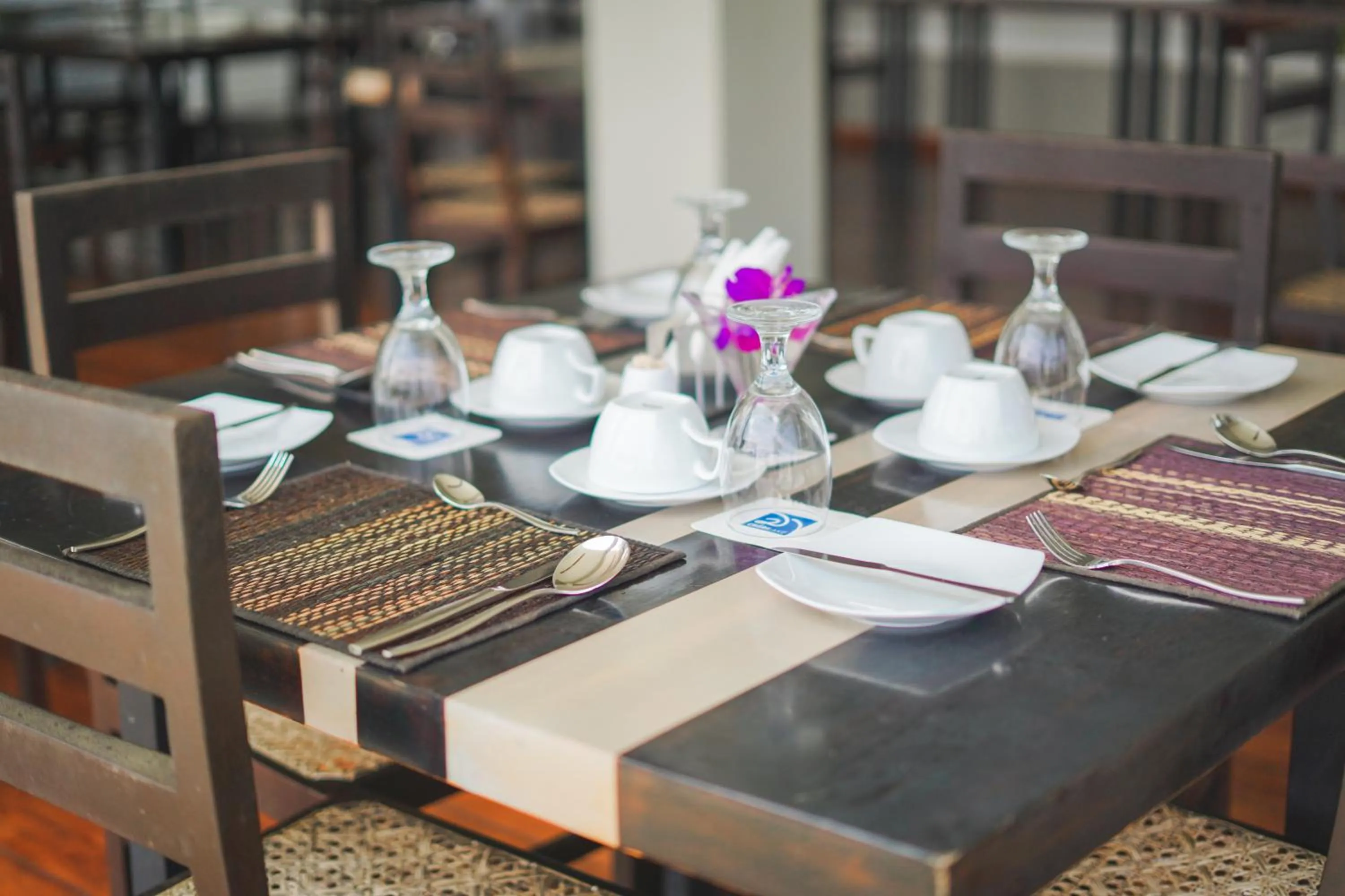 Restaurant/places to eat in Moi Koggala by DBI - Free drop off to the beach