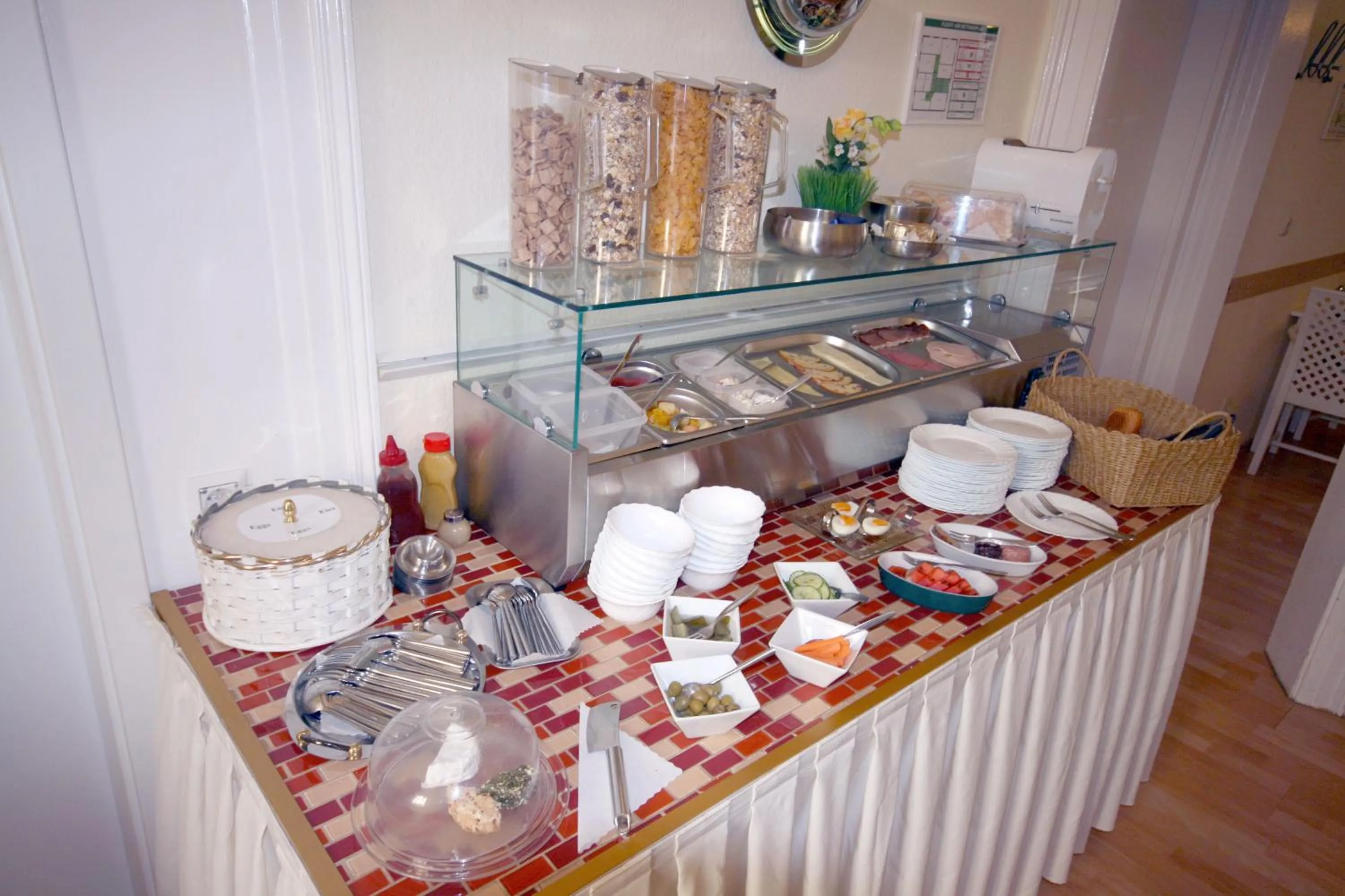 Buffet breakfast in Classic Inn