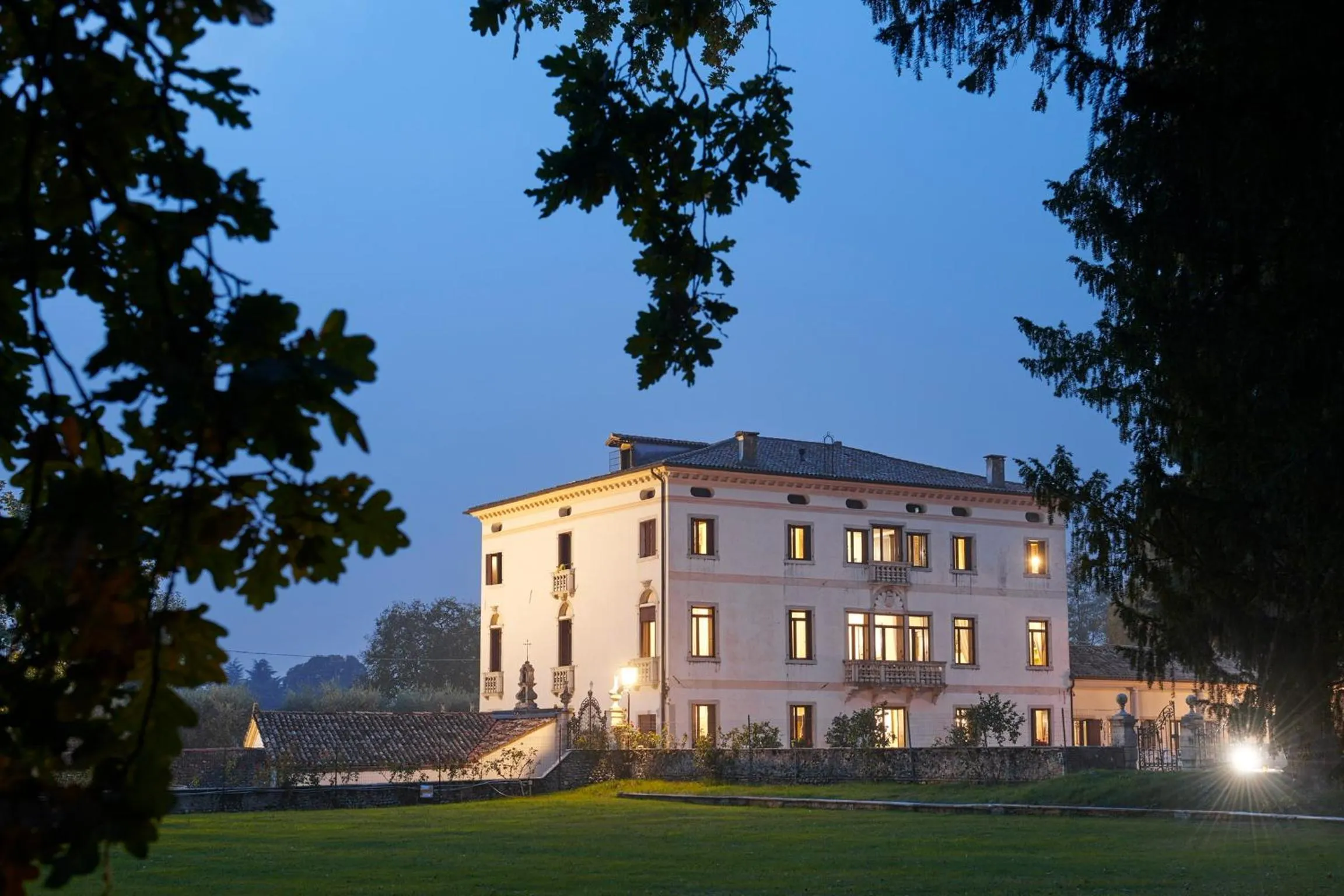 Property building in Villa Stecchini
