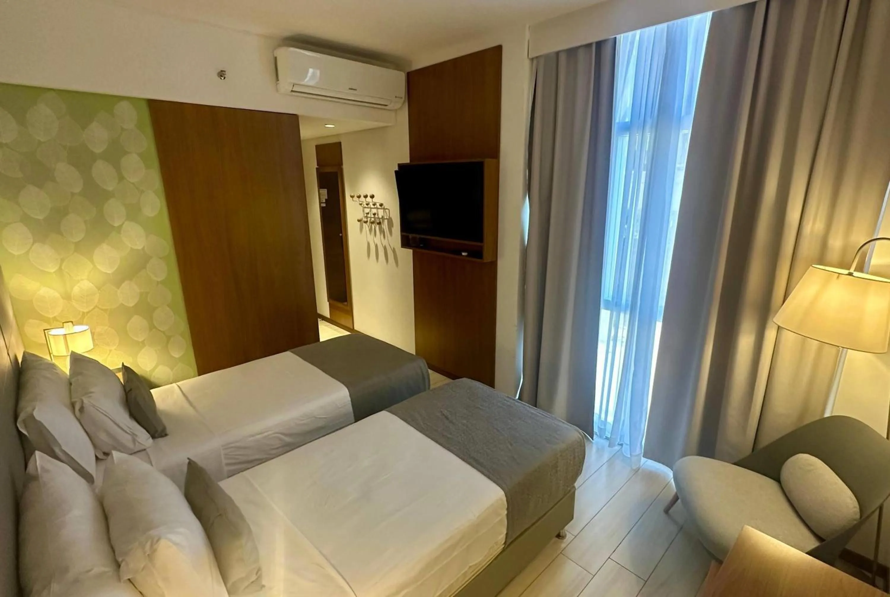 Photo of the whole room, Bed in Dazzler by Wyndham Ciudad del Este