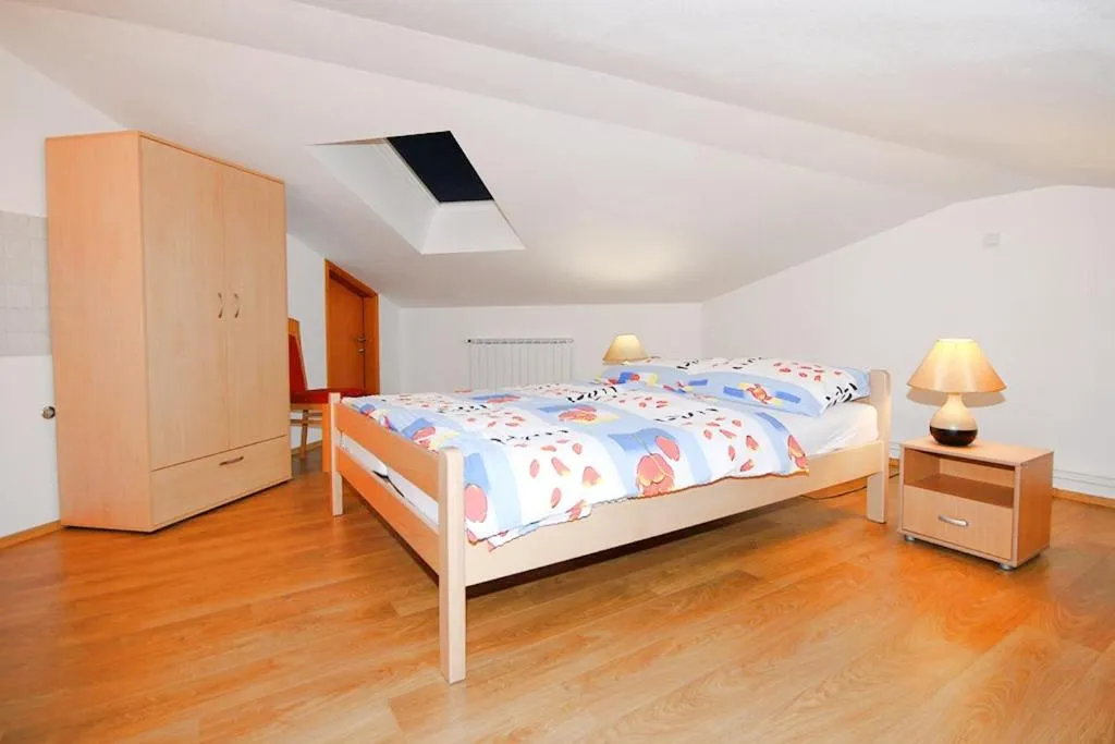 Bed in Istriensonne - Apartments Veruda mit Grillterrasse