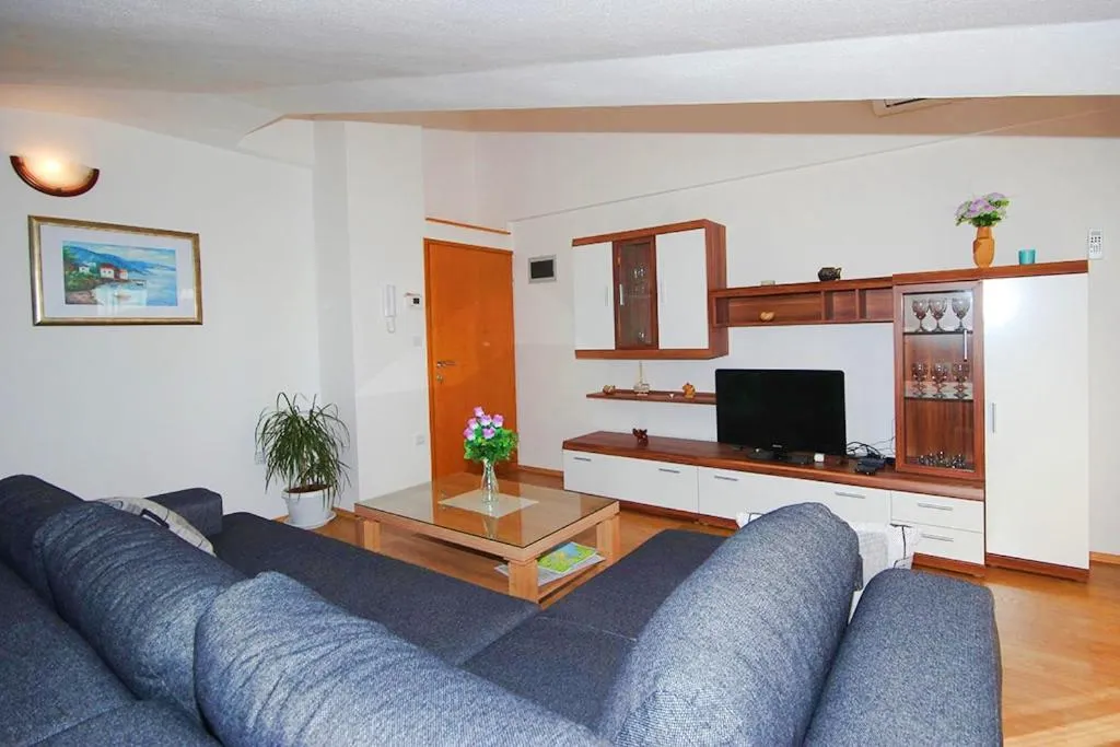 TV and multimedia in Istriensonne - Apartments Veruda mit Grillterrasse