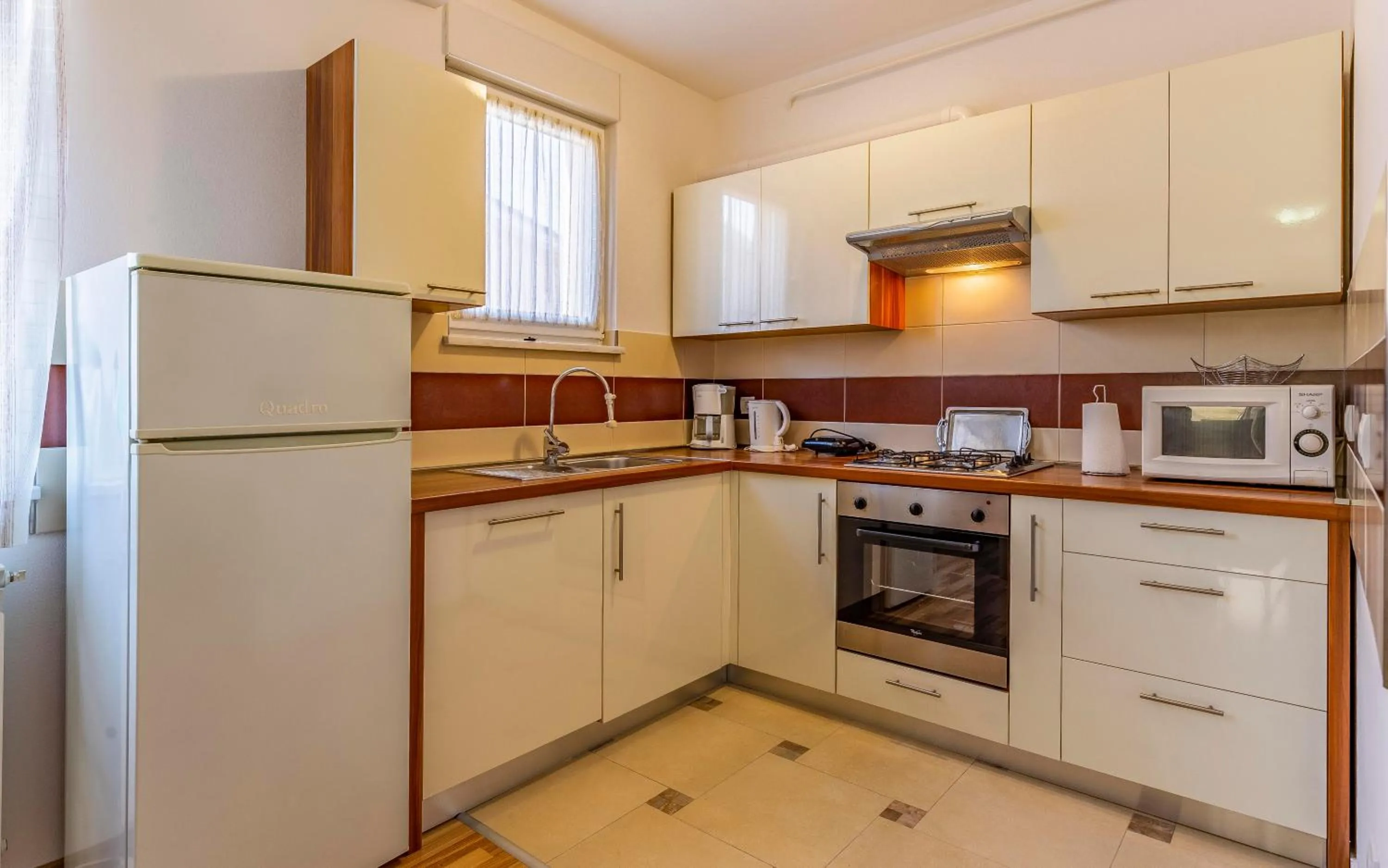 Kitchen or kitchenette in Istriensonne - Apartments Veruda mit Grillterrasse