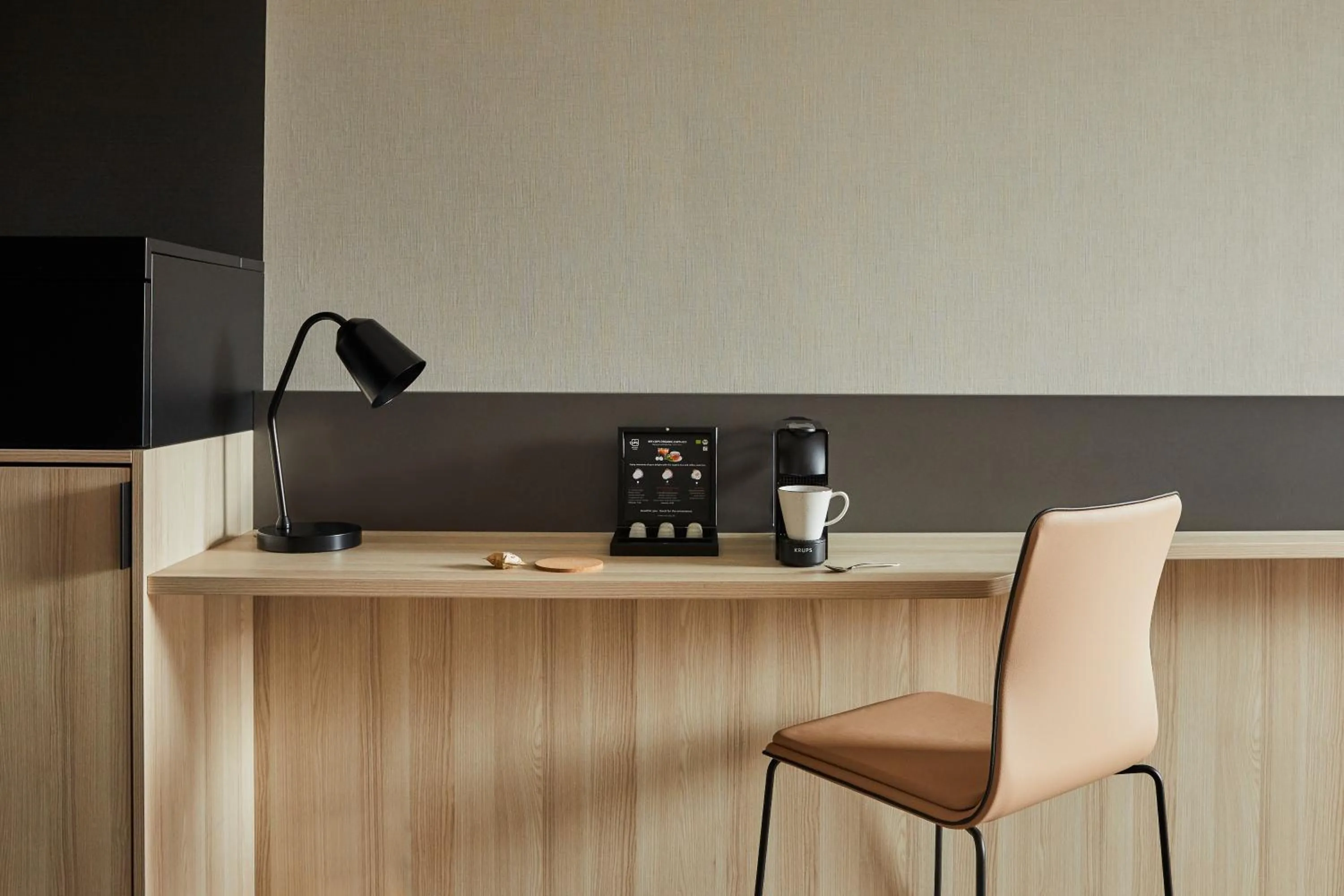 Photo of the whole room in Crowne Plaza Hamburg-City Alster by IHG