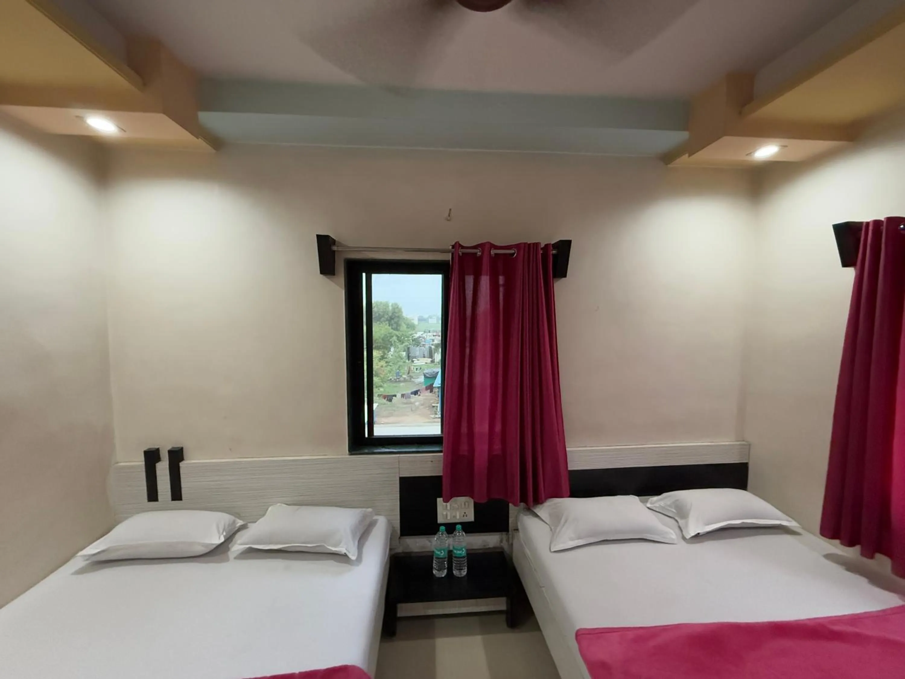 Bed in Hotel Temple Sai