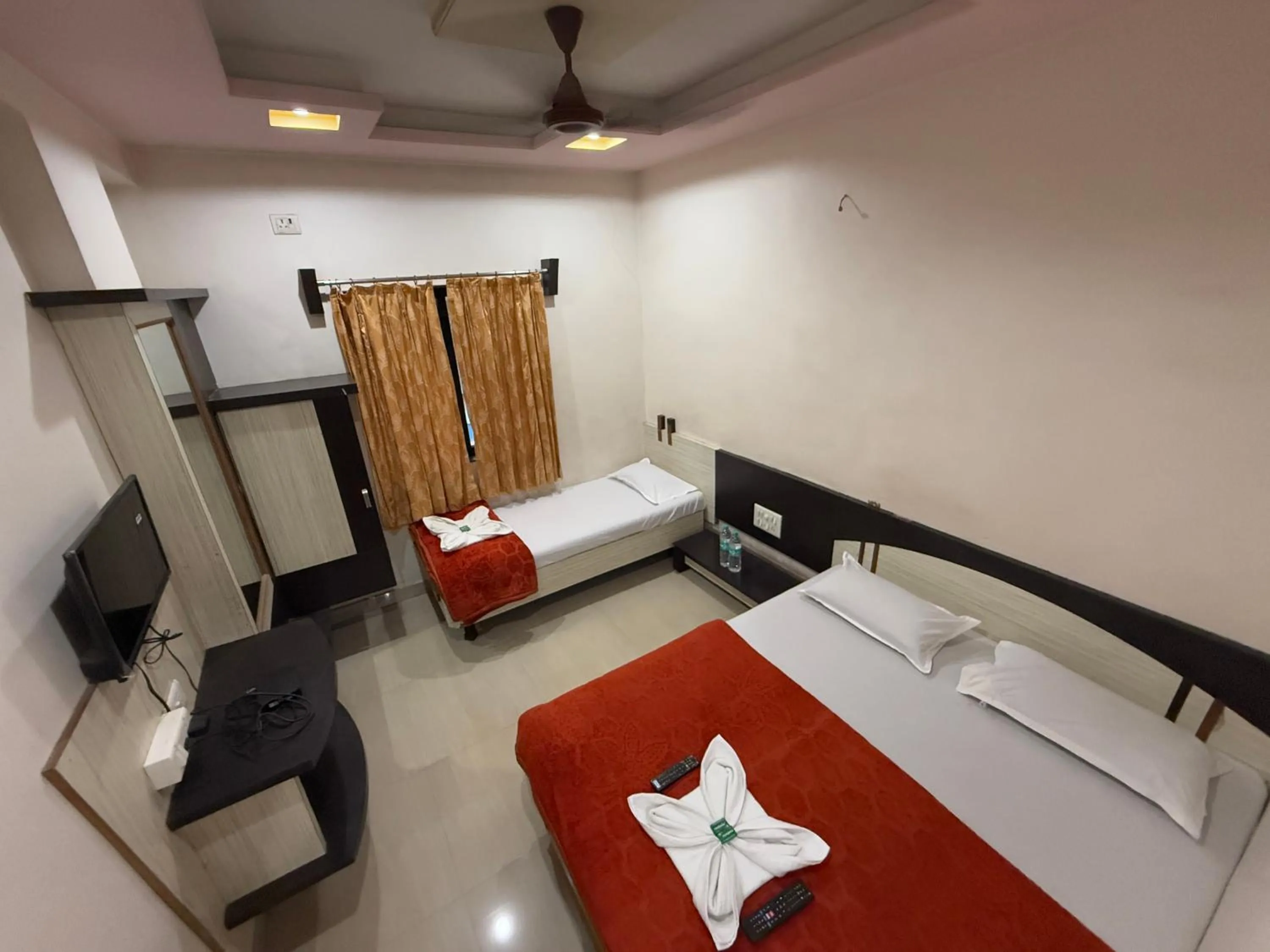 Bed in Hotel Temple Sai