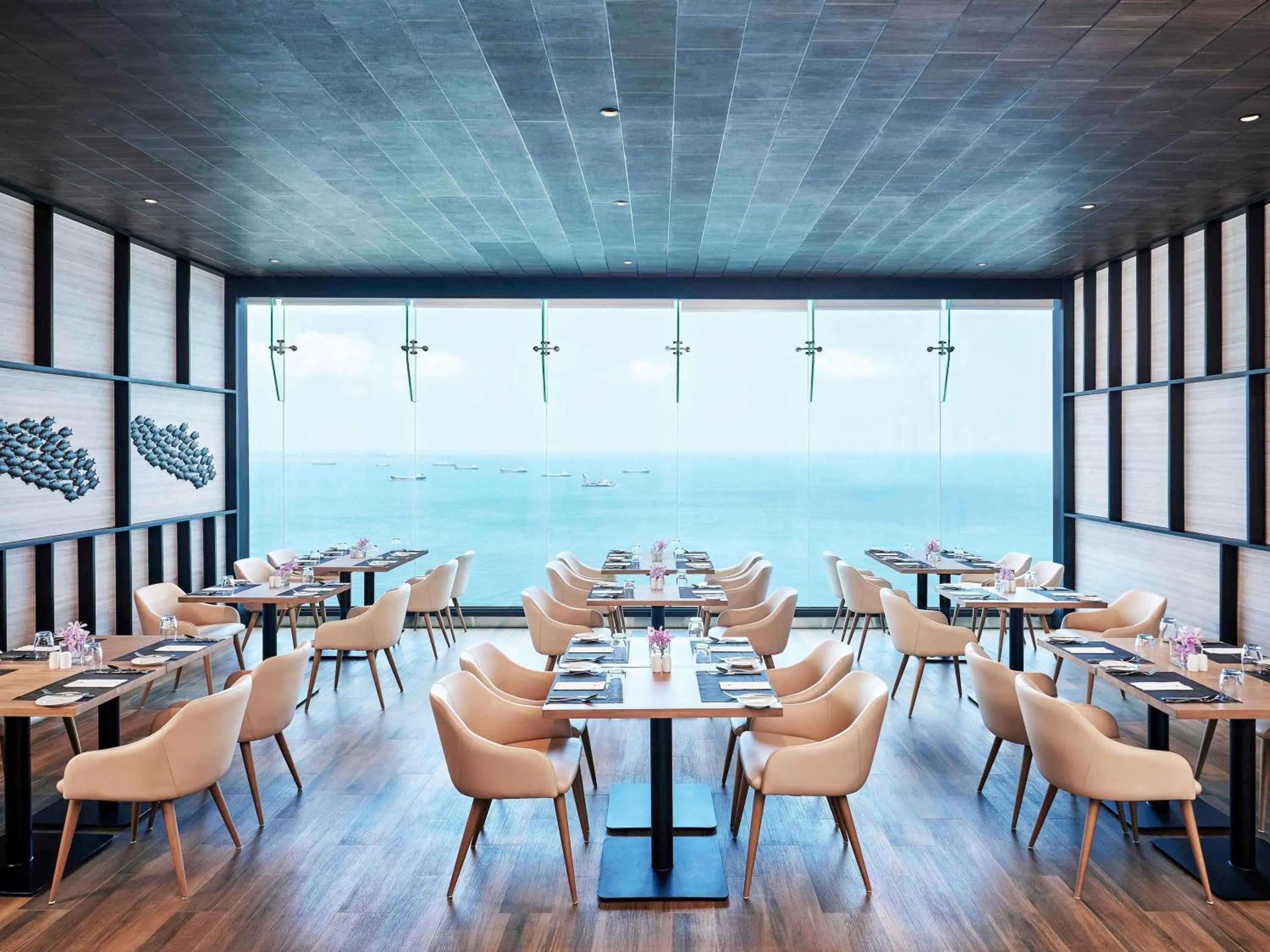 Restaurant/places to eat in Novotel Marina Sriracha