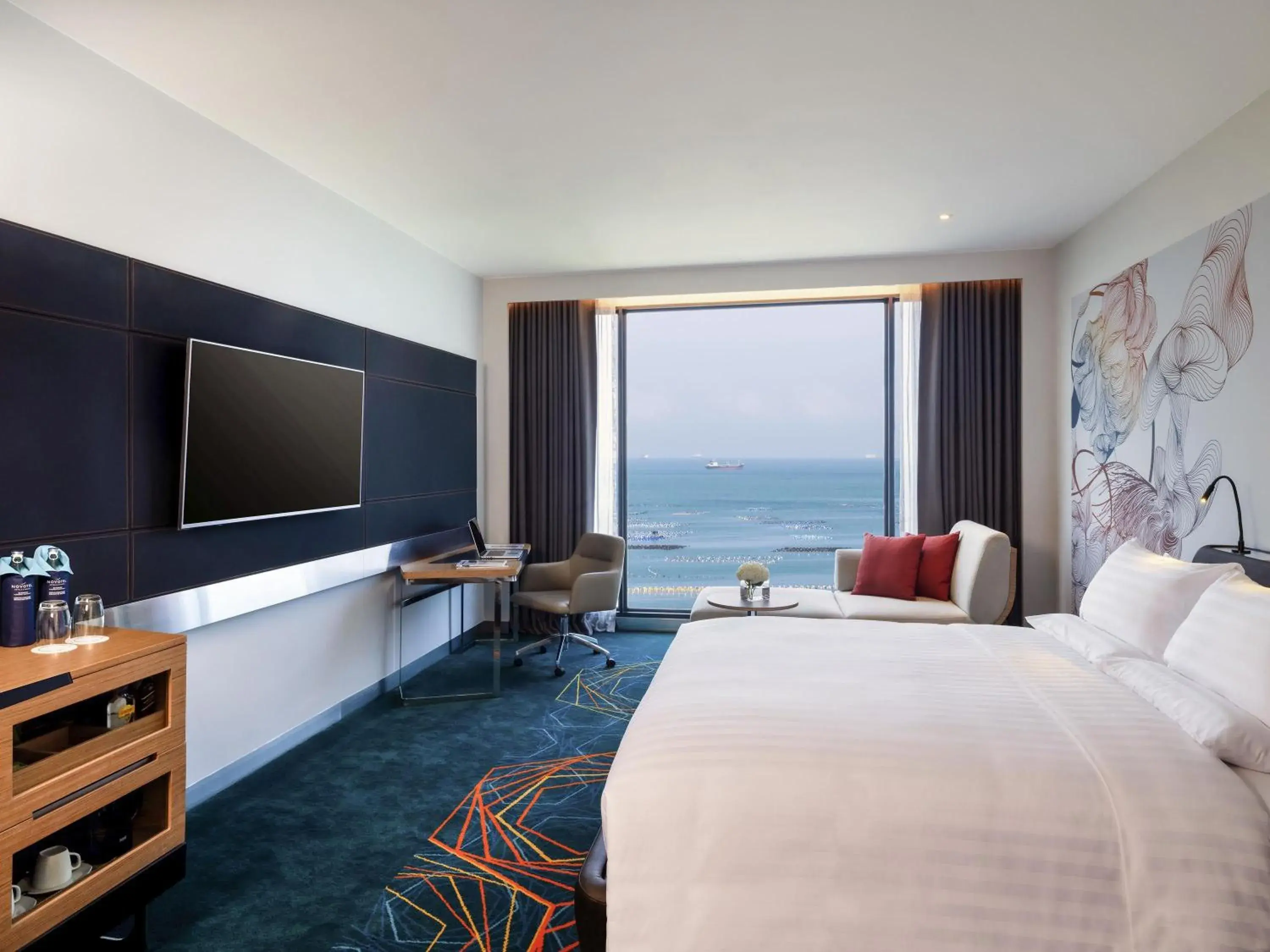 Deluxe Room, Sea View - 1 King Bed in Novotel Marina Sriracha Deluxe Room, Sea View - 1 King Bed in Novotel Marina Sriracha