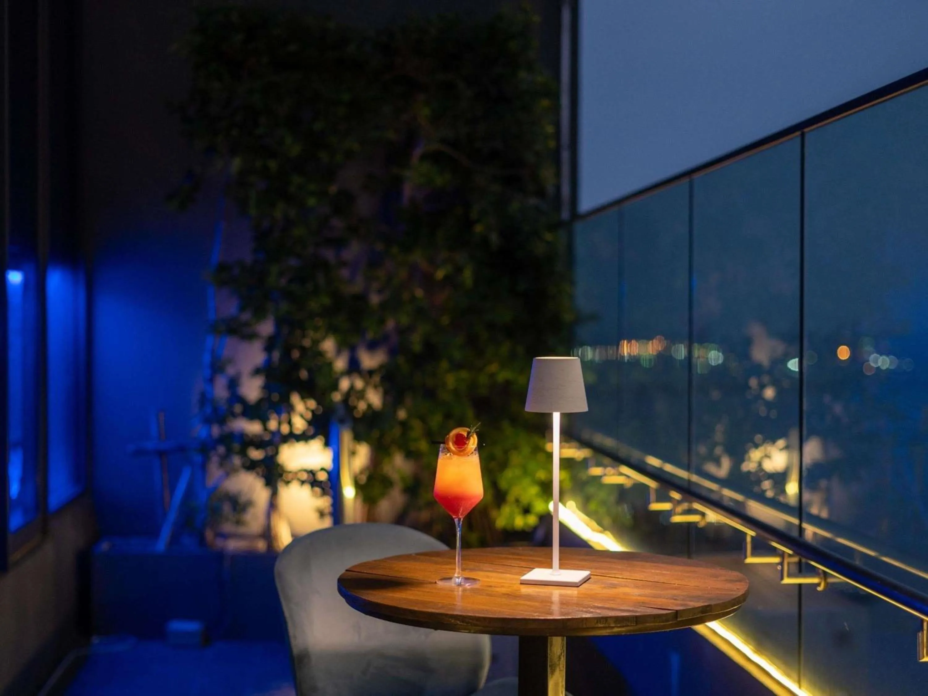 Lounge or bar in Novotel Marina Sriracha