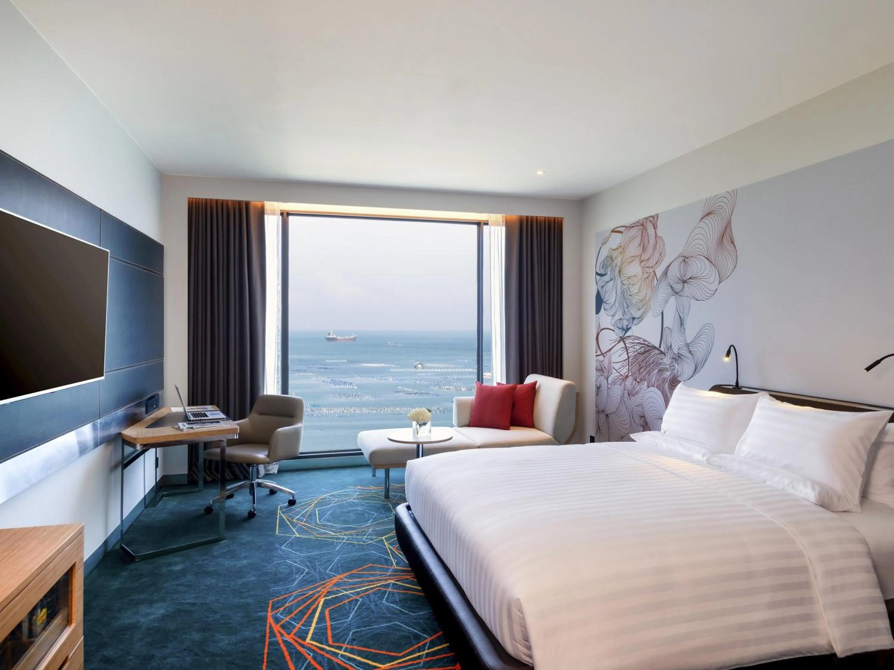 Bedroom, Bed in Novotel Marina Sriracha