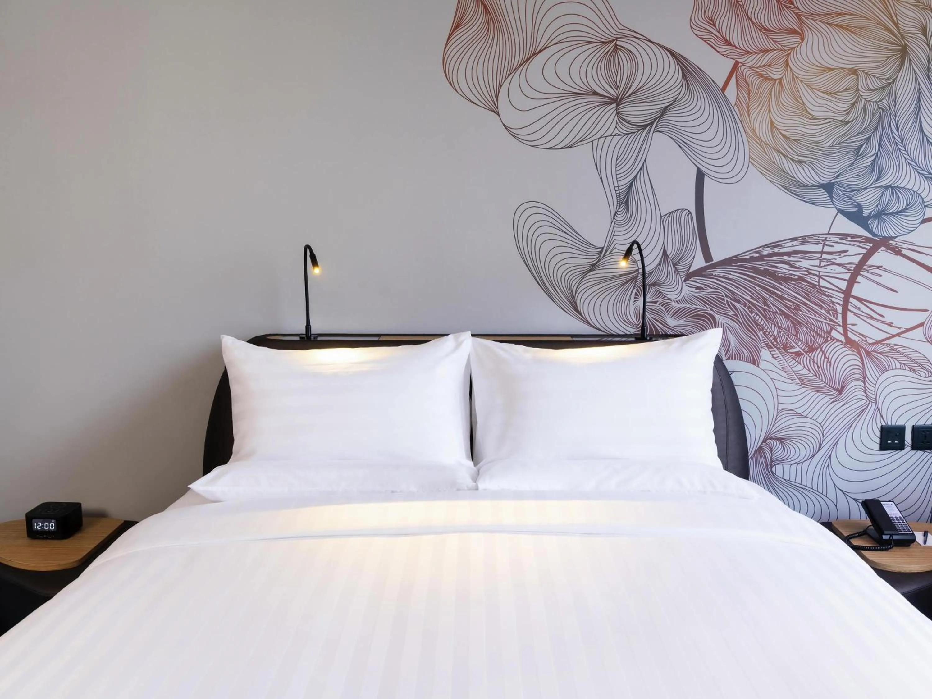 Bedroom, Bed in Novotel Marina Sriracha