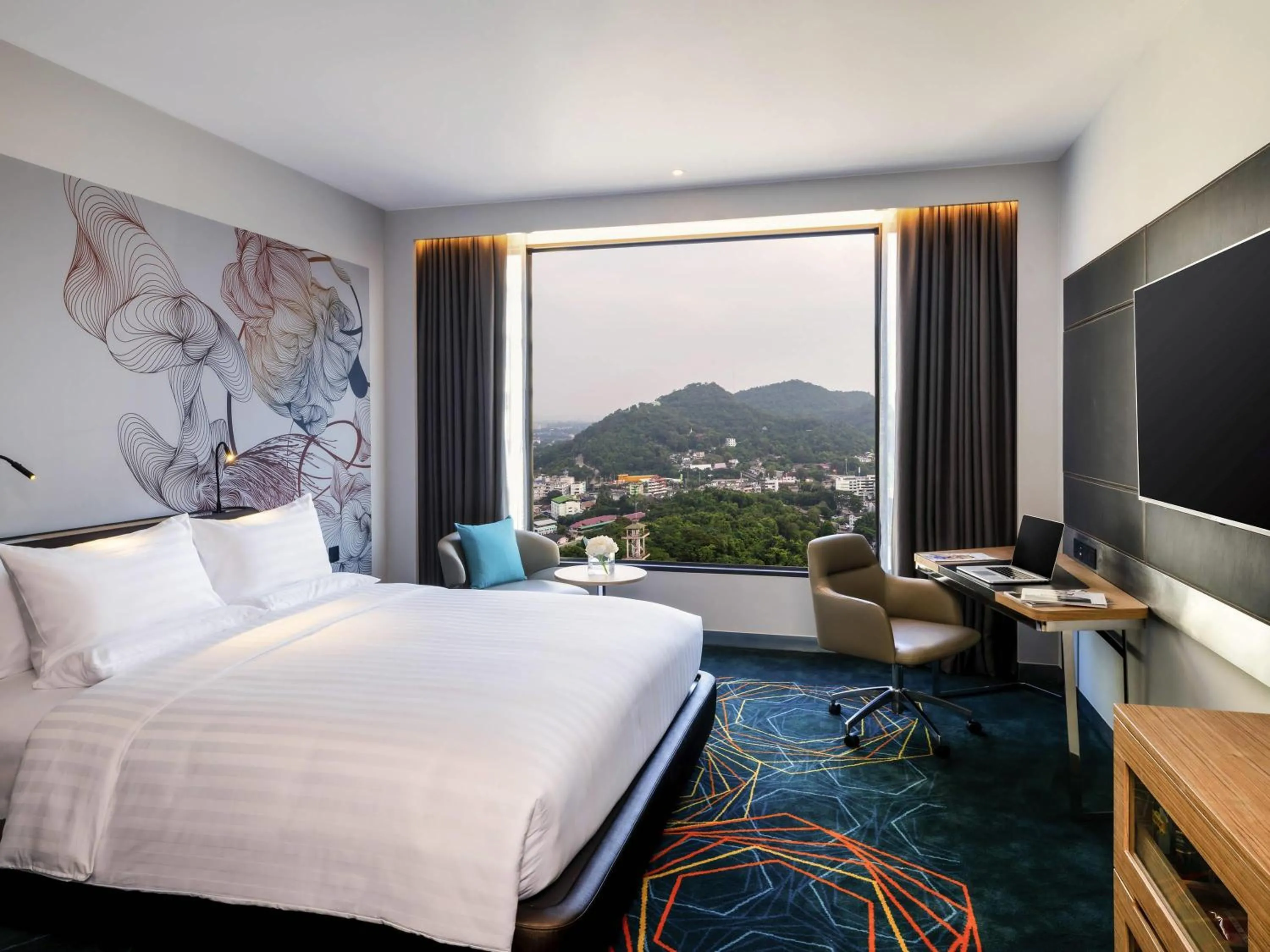 Bedroom, Bed in Novotel Marina Sriracha