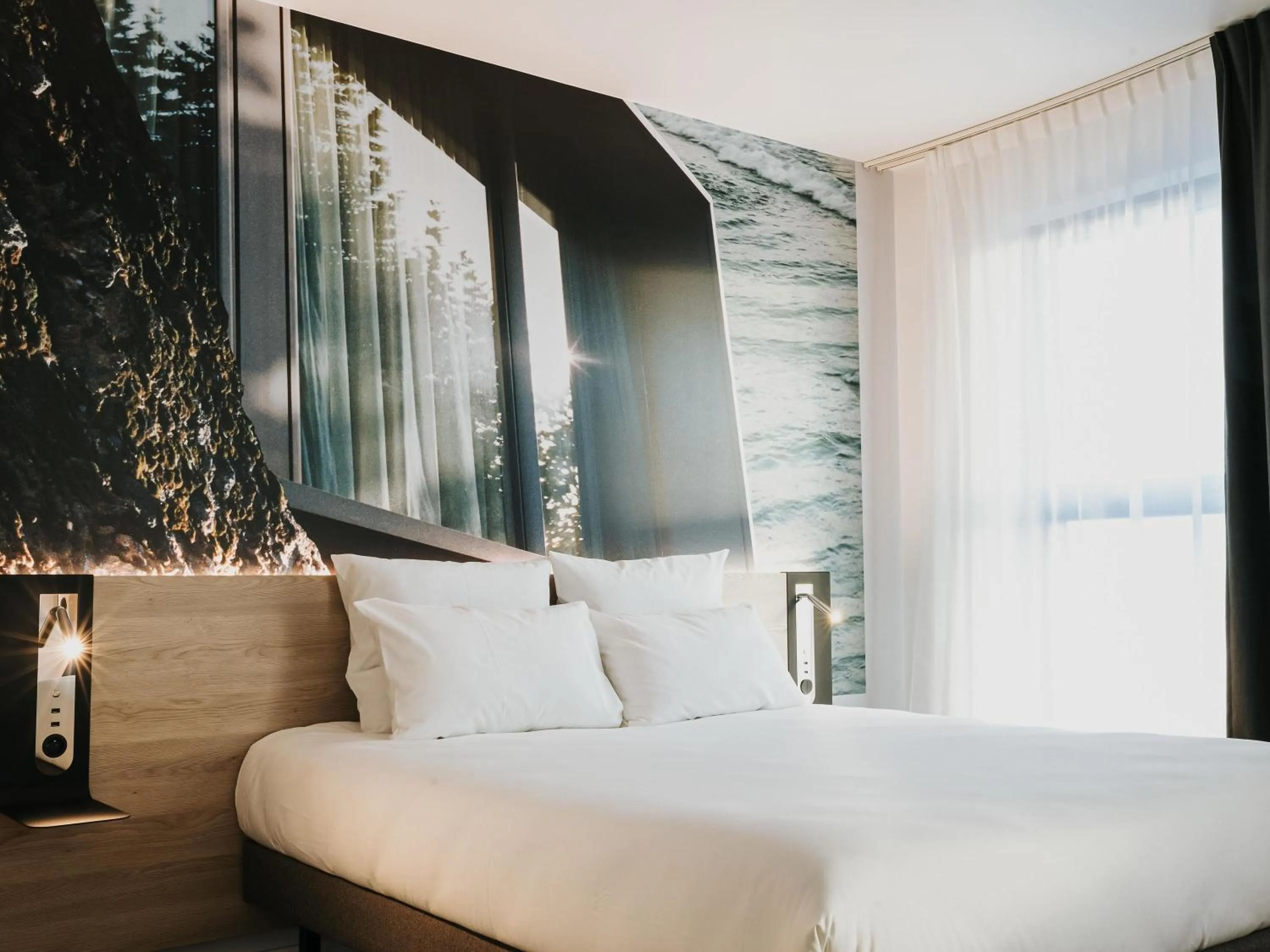 Bedroom, Bed in Novotel Angers Centre Gare