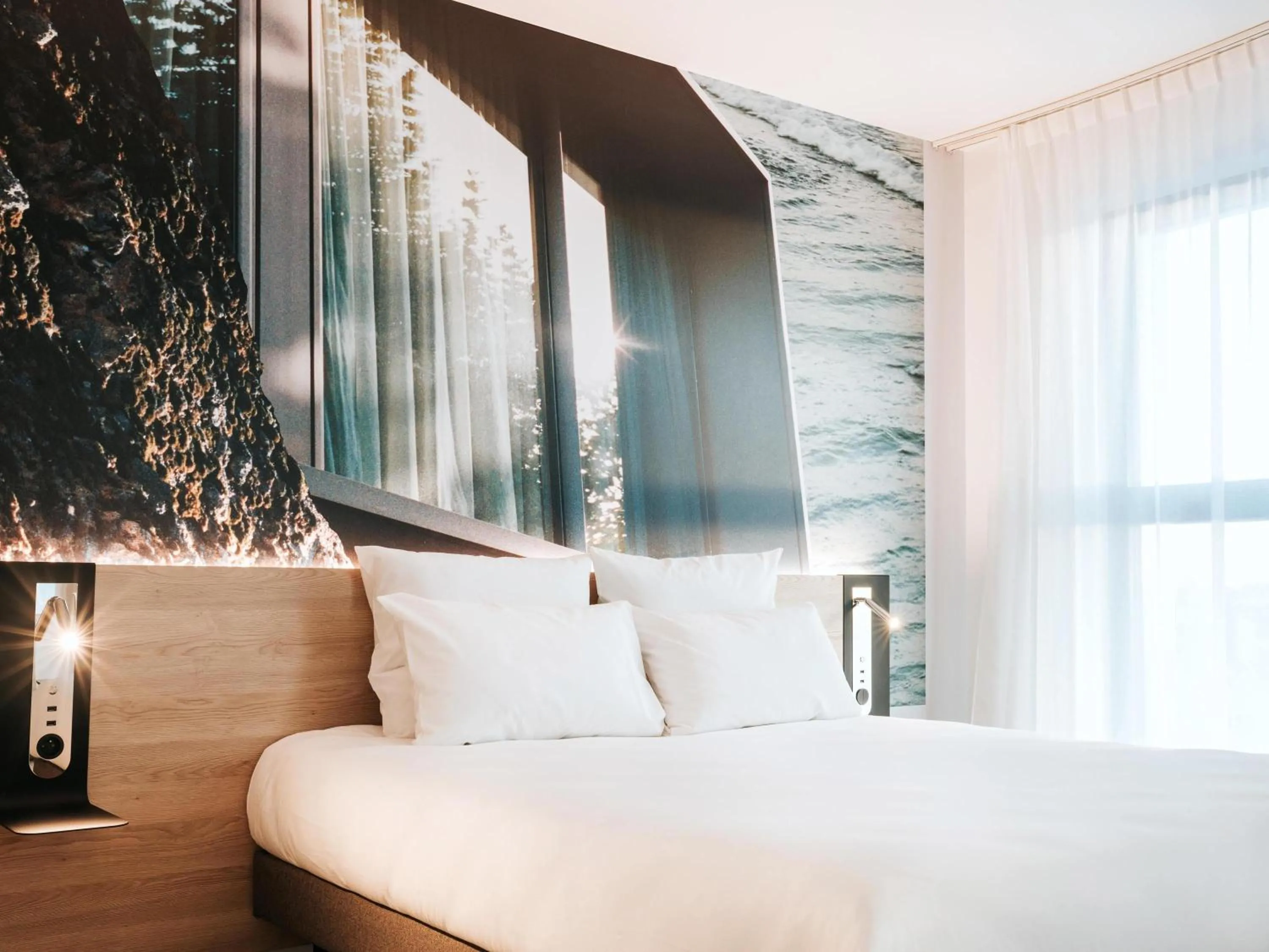 Bedroom, Bed in Novotel Angers Centre Gare