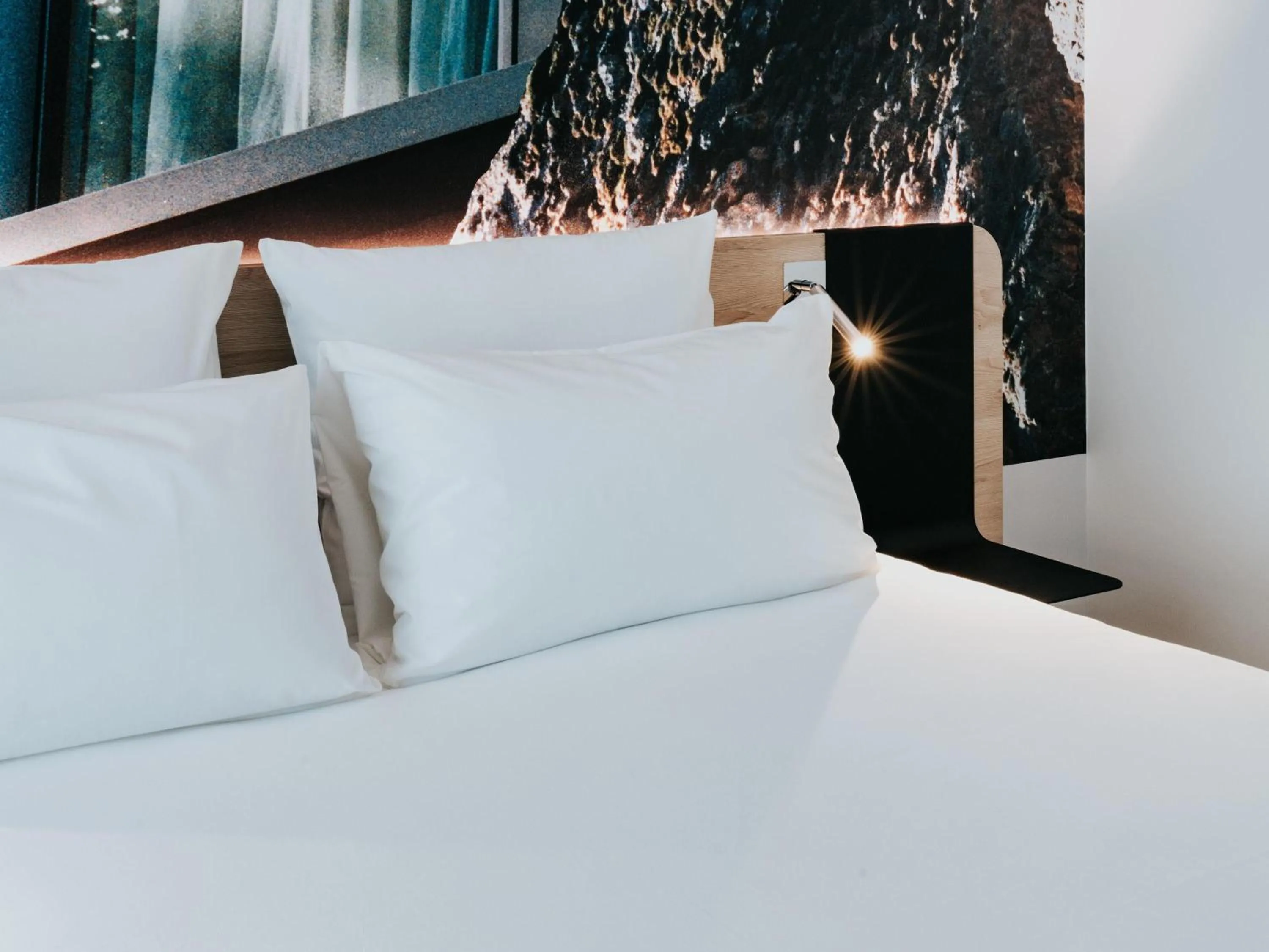Bedroom, Bed in Novotel Angers Centre Gare