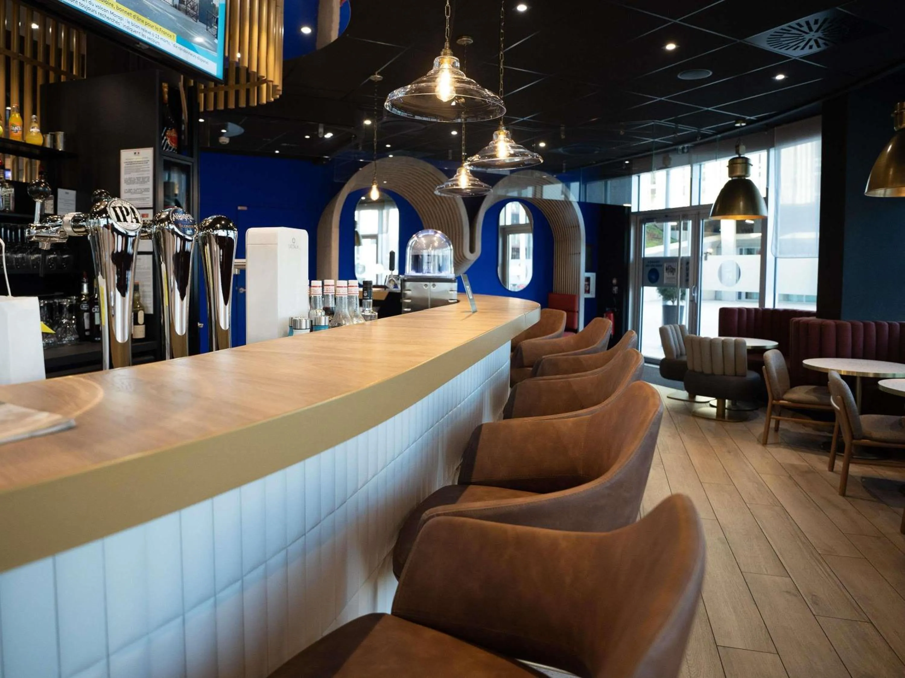 Lounge or bar in Novotel Angers Centre Gare