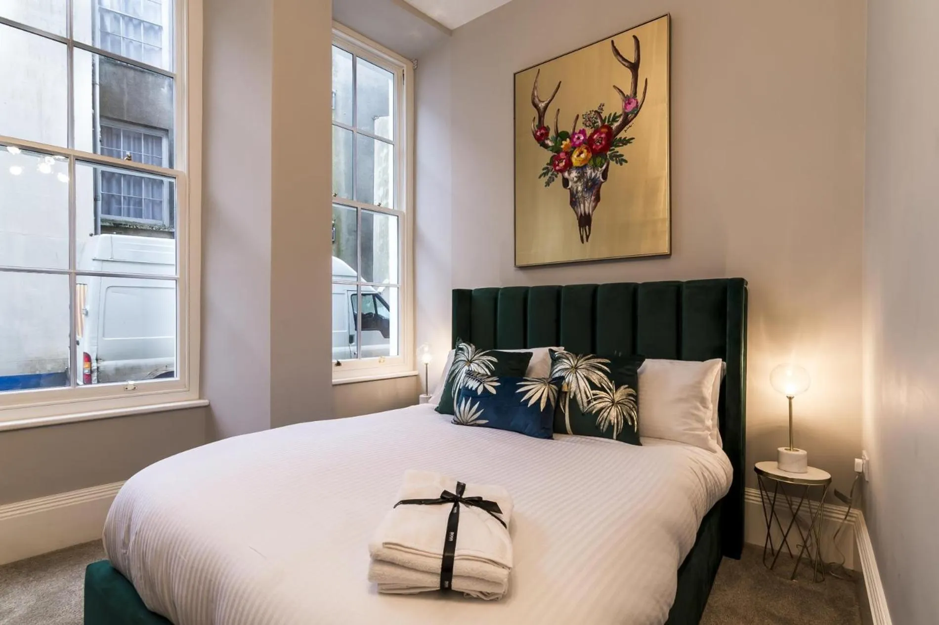 Floor plan, Bed in Pieces of Eight - 2 Bedroom Apartment - Tenby - (Windsor House)