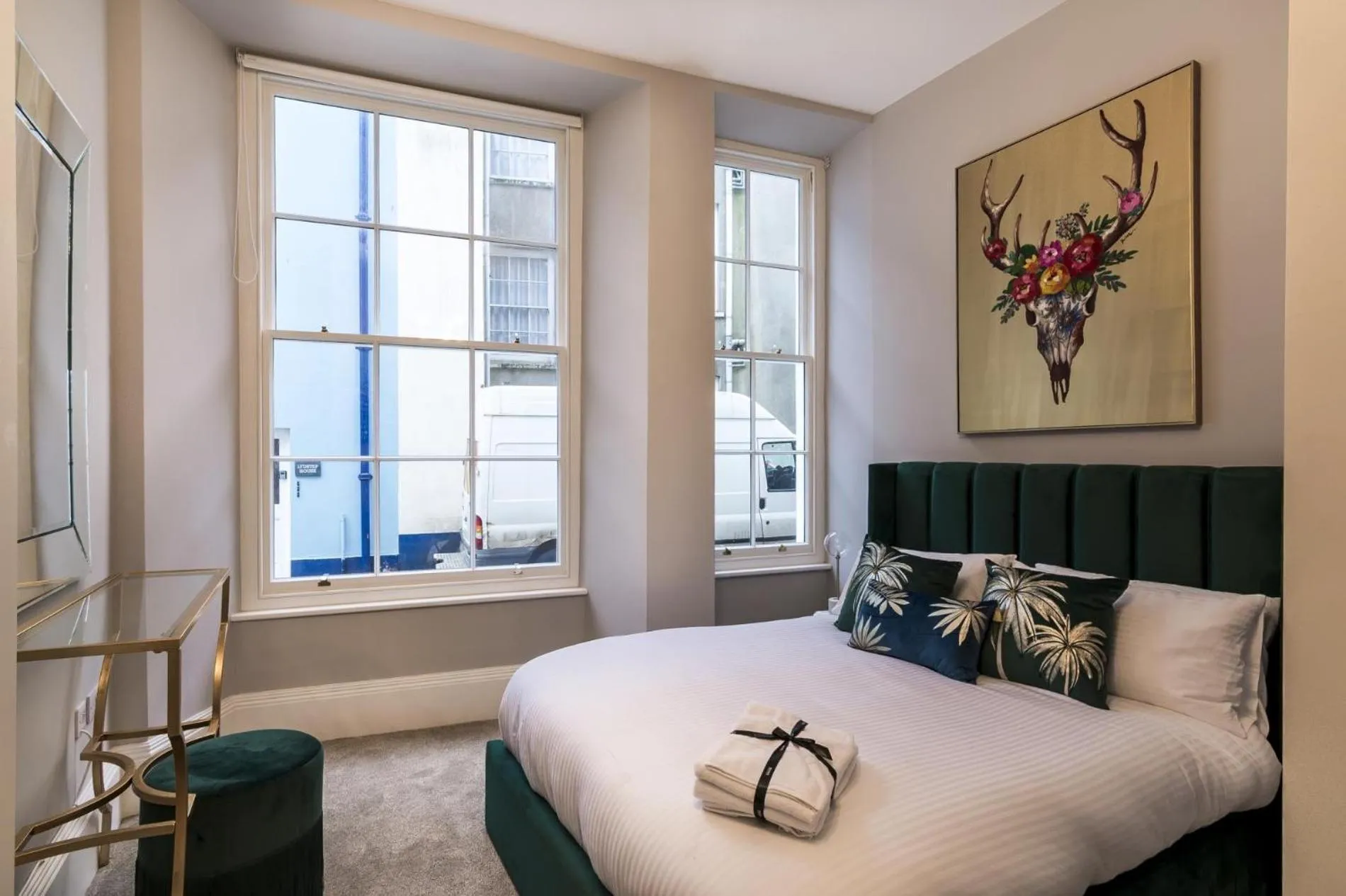 Floor plan, Bed in Pieces of Eight - 2 Bedroom Apartment - Tenby - (Windsor House)