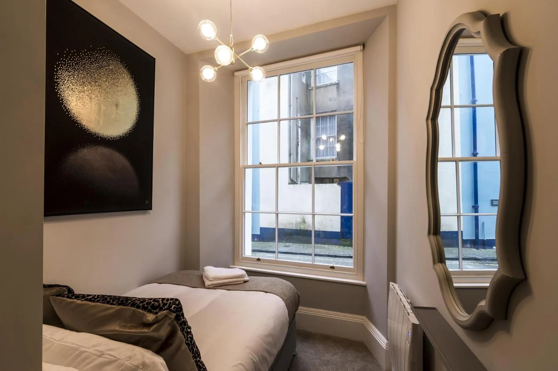 Floor plan, Bed in Pieces of Eight - 2 Bedroom Apartment - Tenby - (Windsor House)