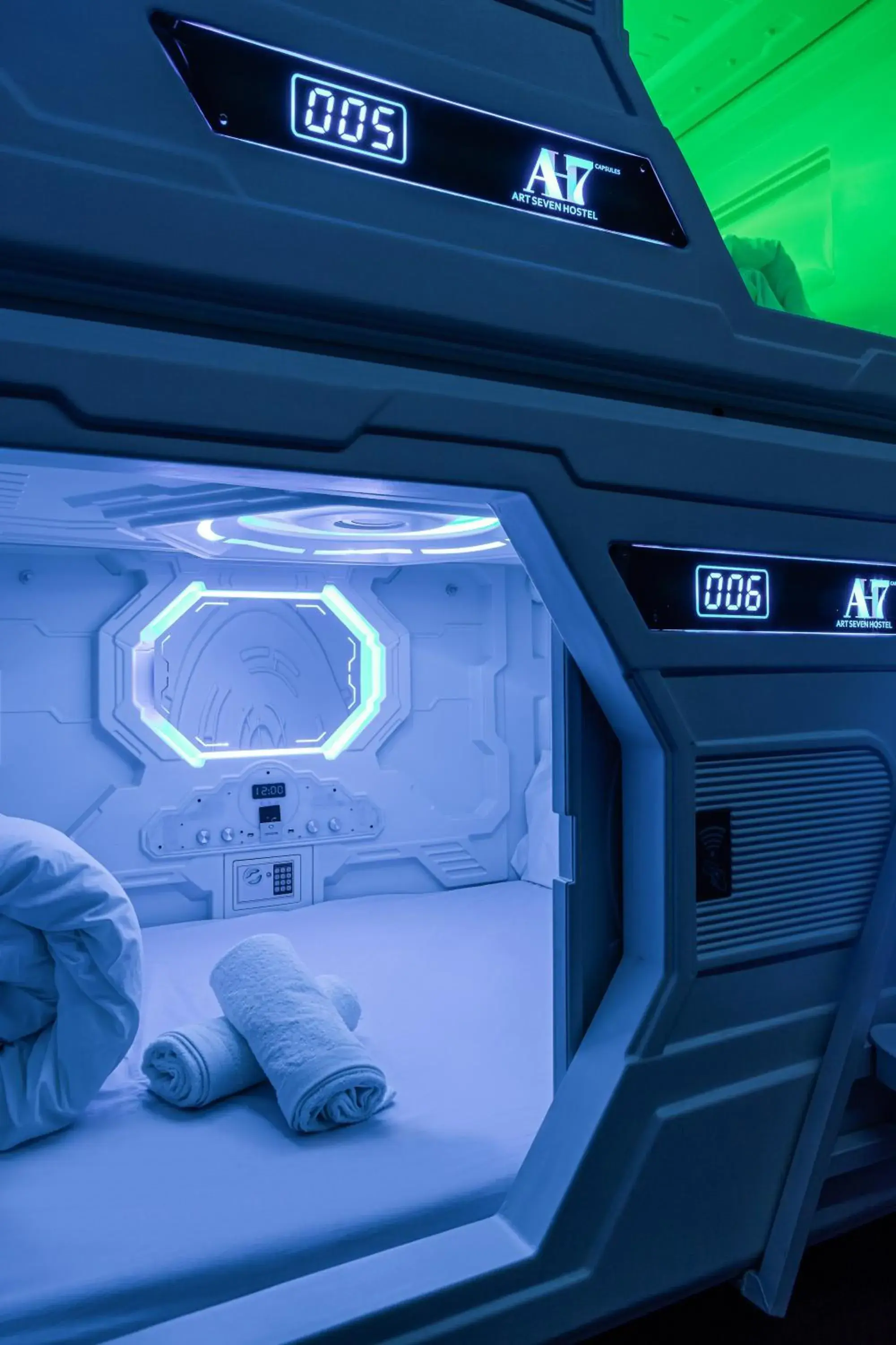 8-Bed Mixed Dormitory Room in Art Seven Hostel Capsules 8-Bed Mixed Dormitory Room in Art Seven Hostel Capsules