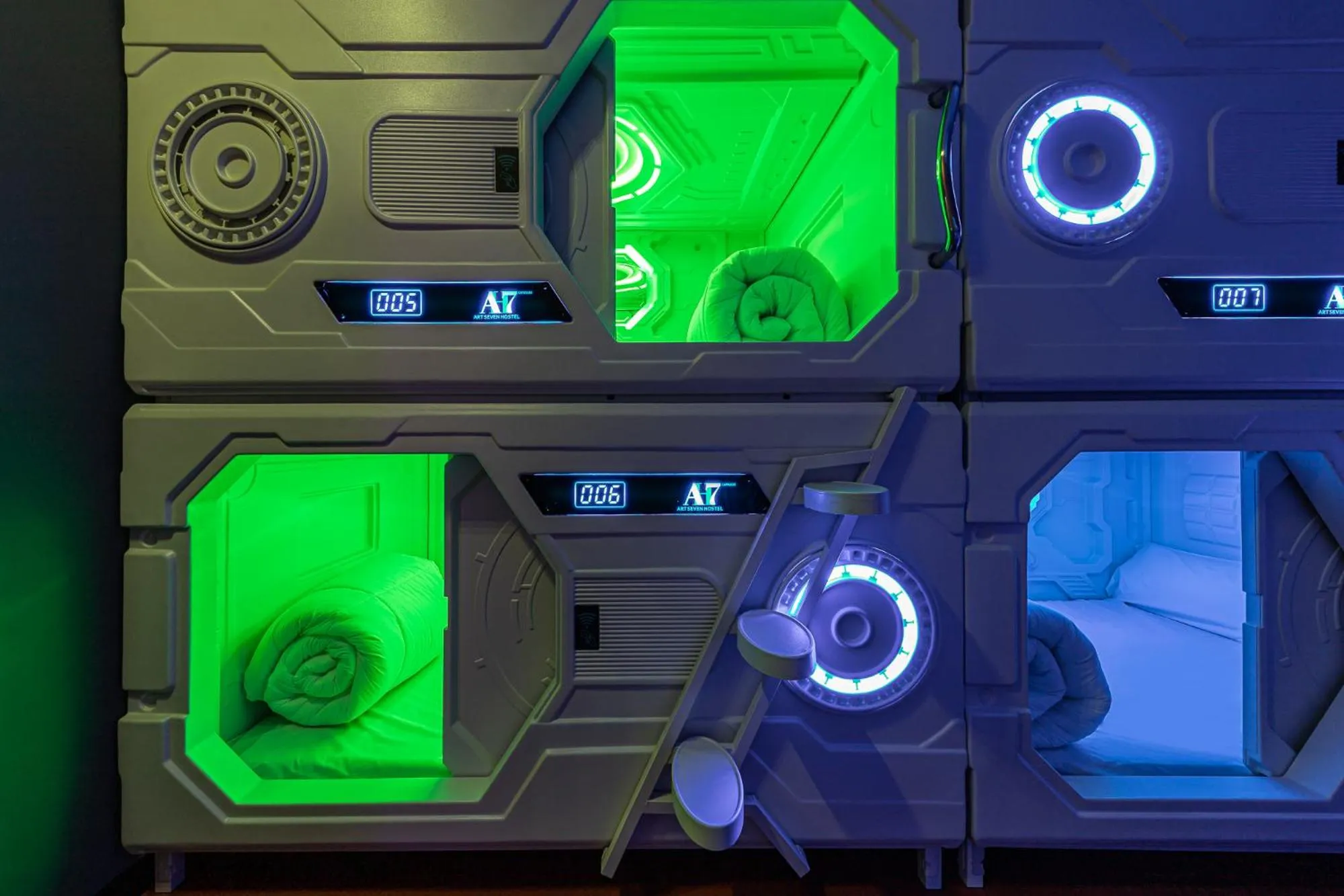 Art Seven Hostel Capsules