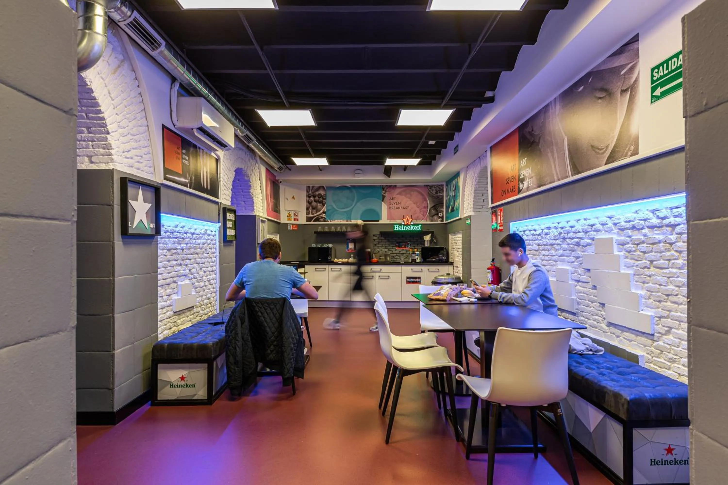 Art Seven Hostel Capsules