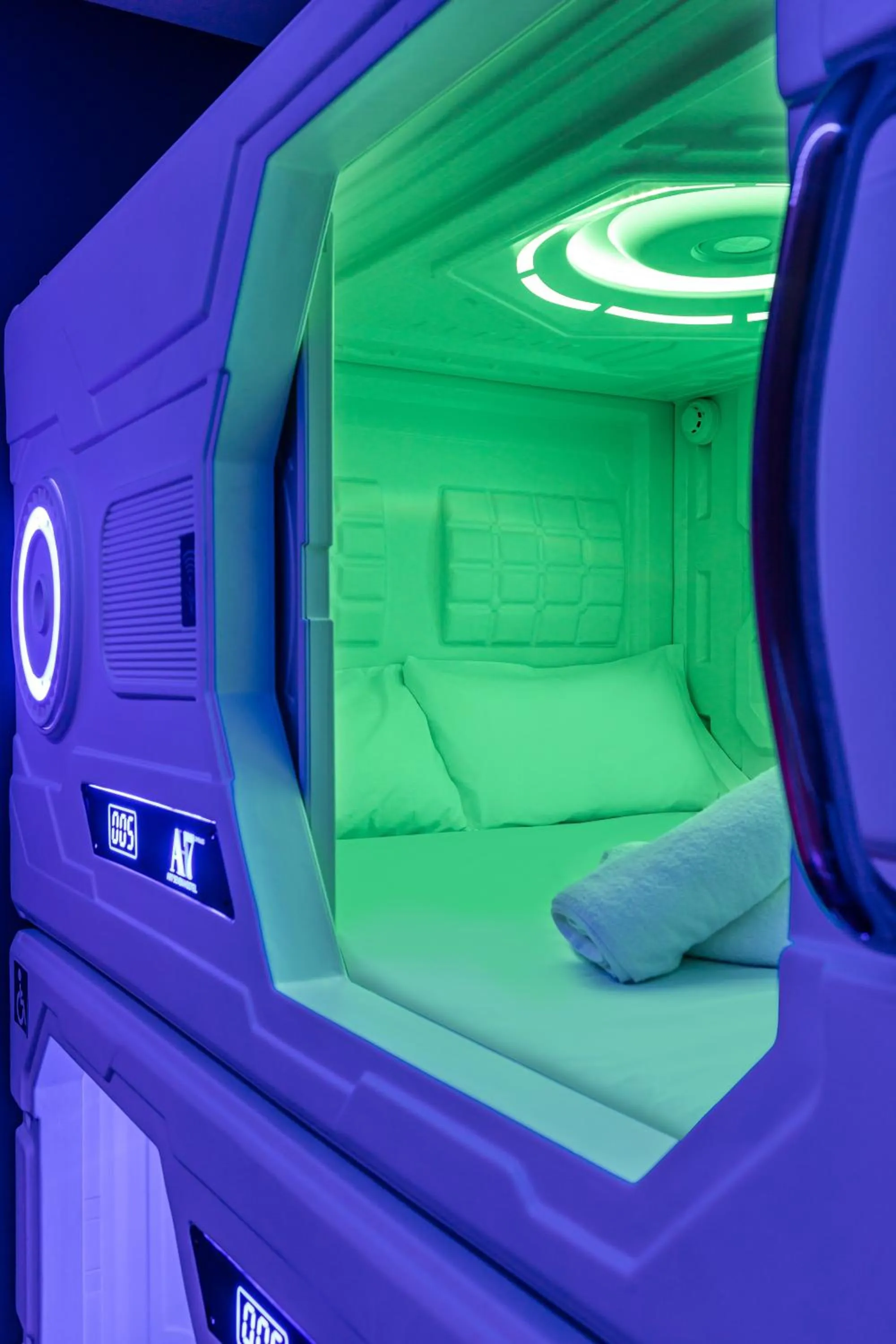 Art Seven Hostel Capsules