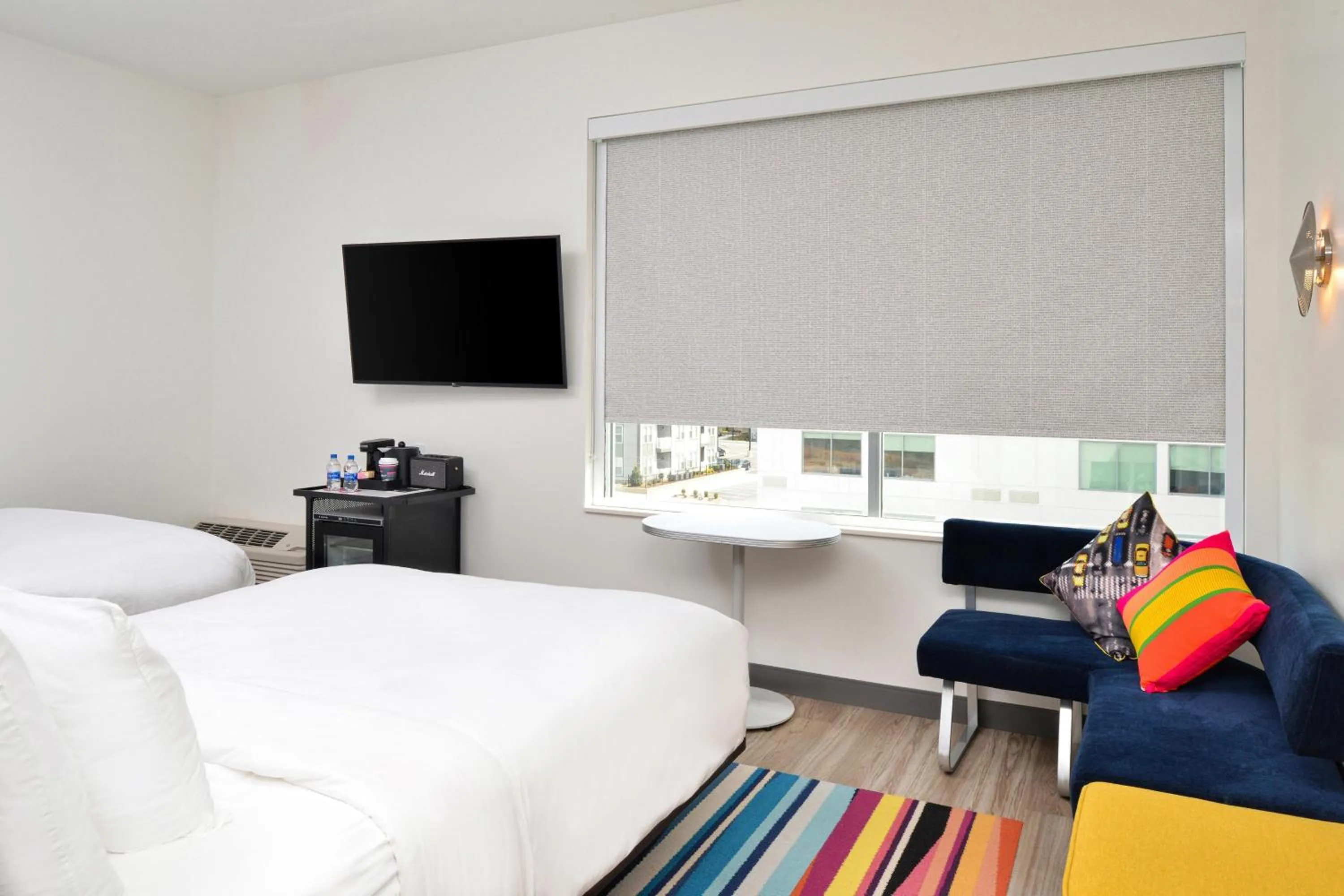 Photo of the whole room, Bed in Aloft Charlotte Airport