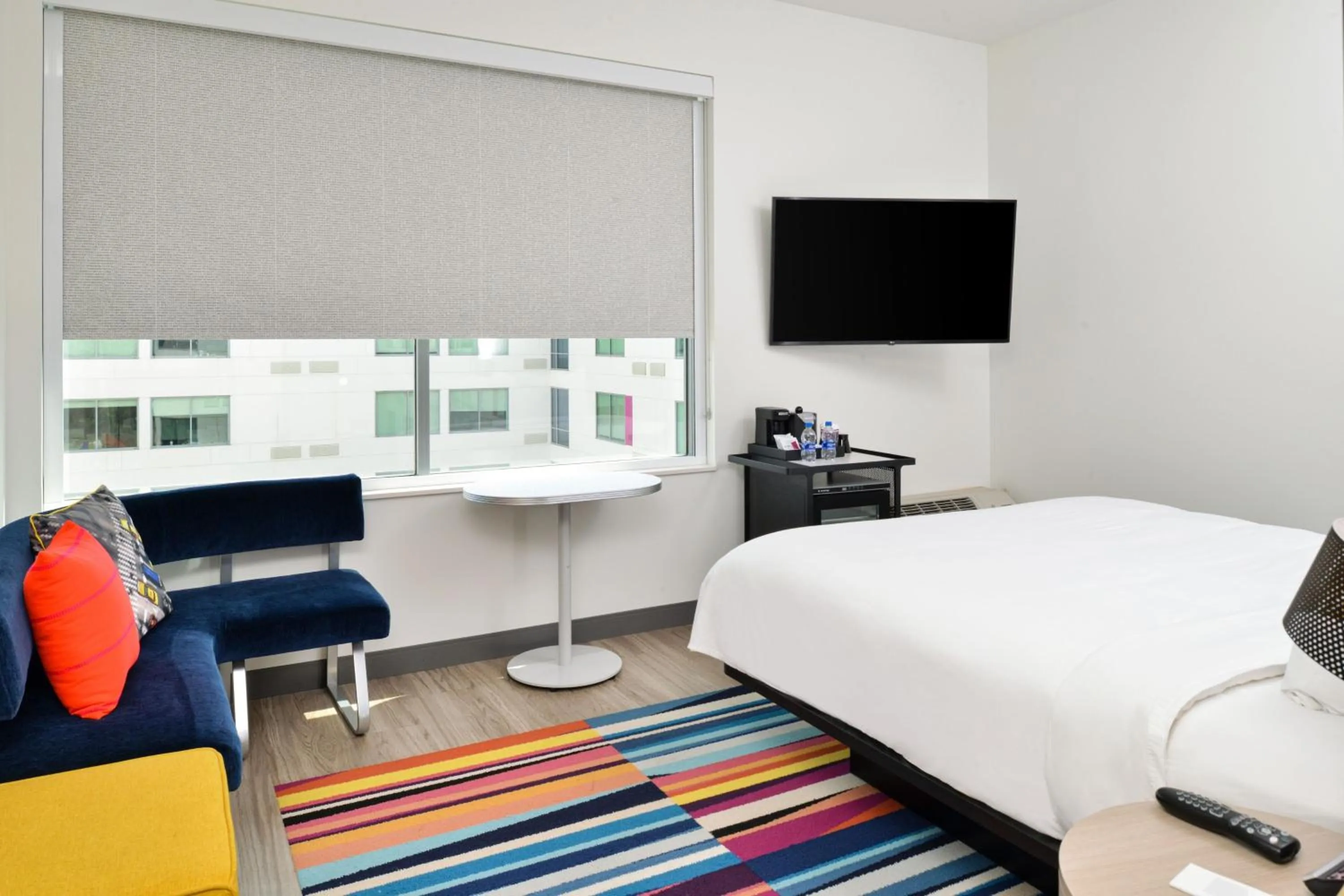 Photo of the whole room, Bed in Aloft Charlotte Airport