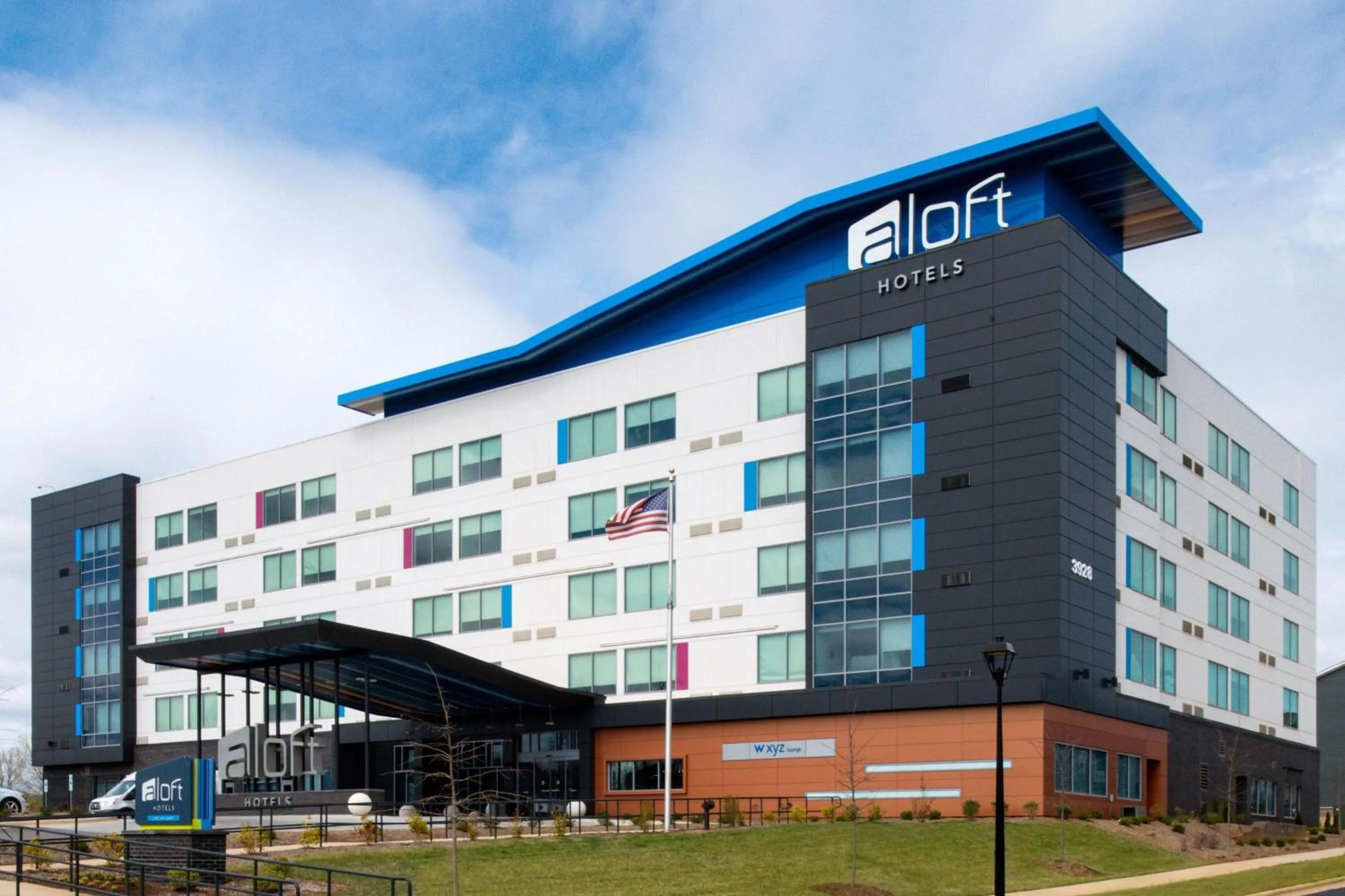 Property building in Aloft Charlotte Airport