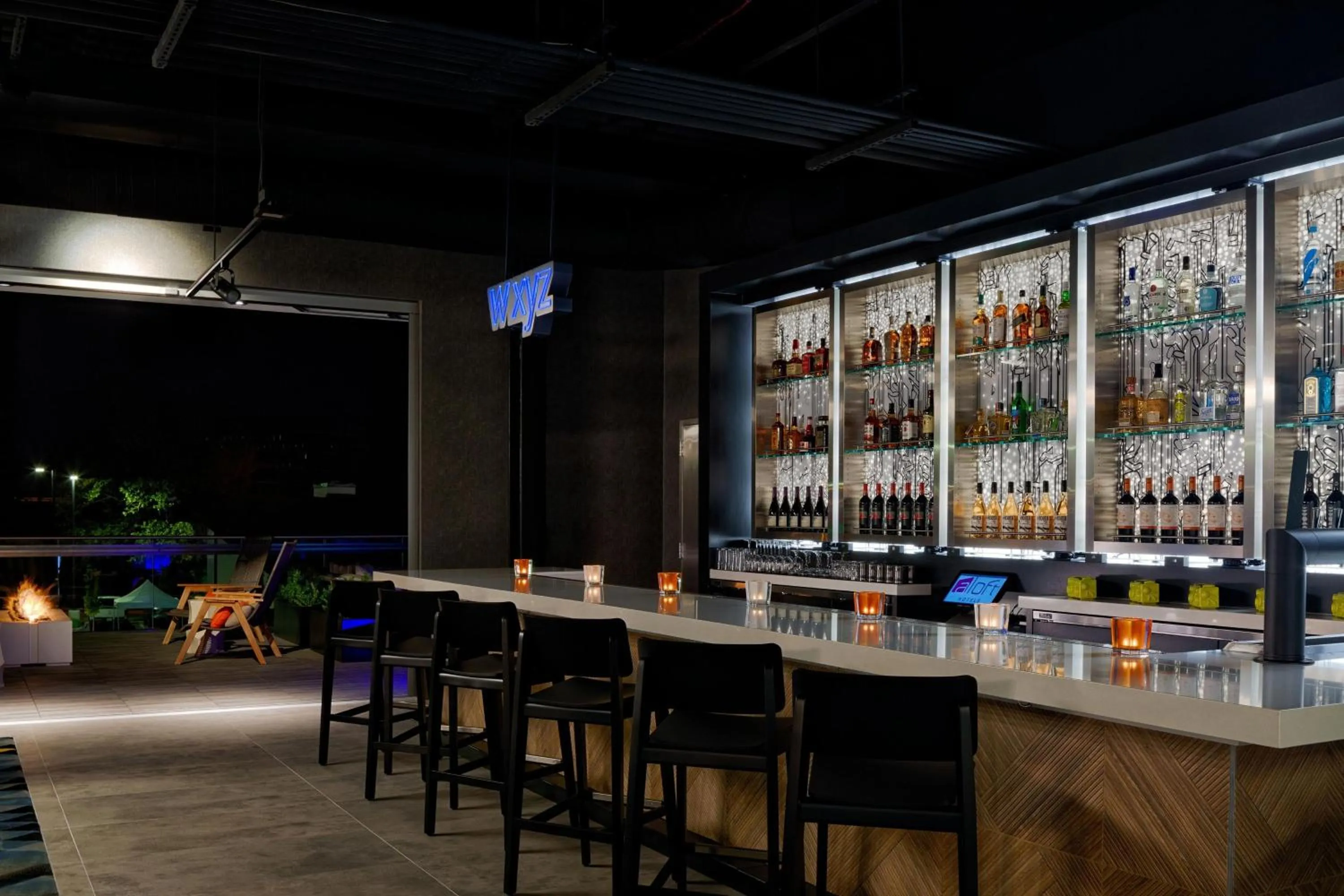 Lounge or bar in Aloft Columbus
