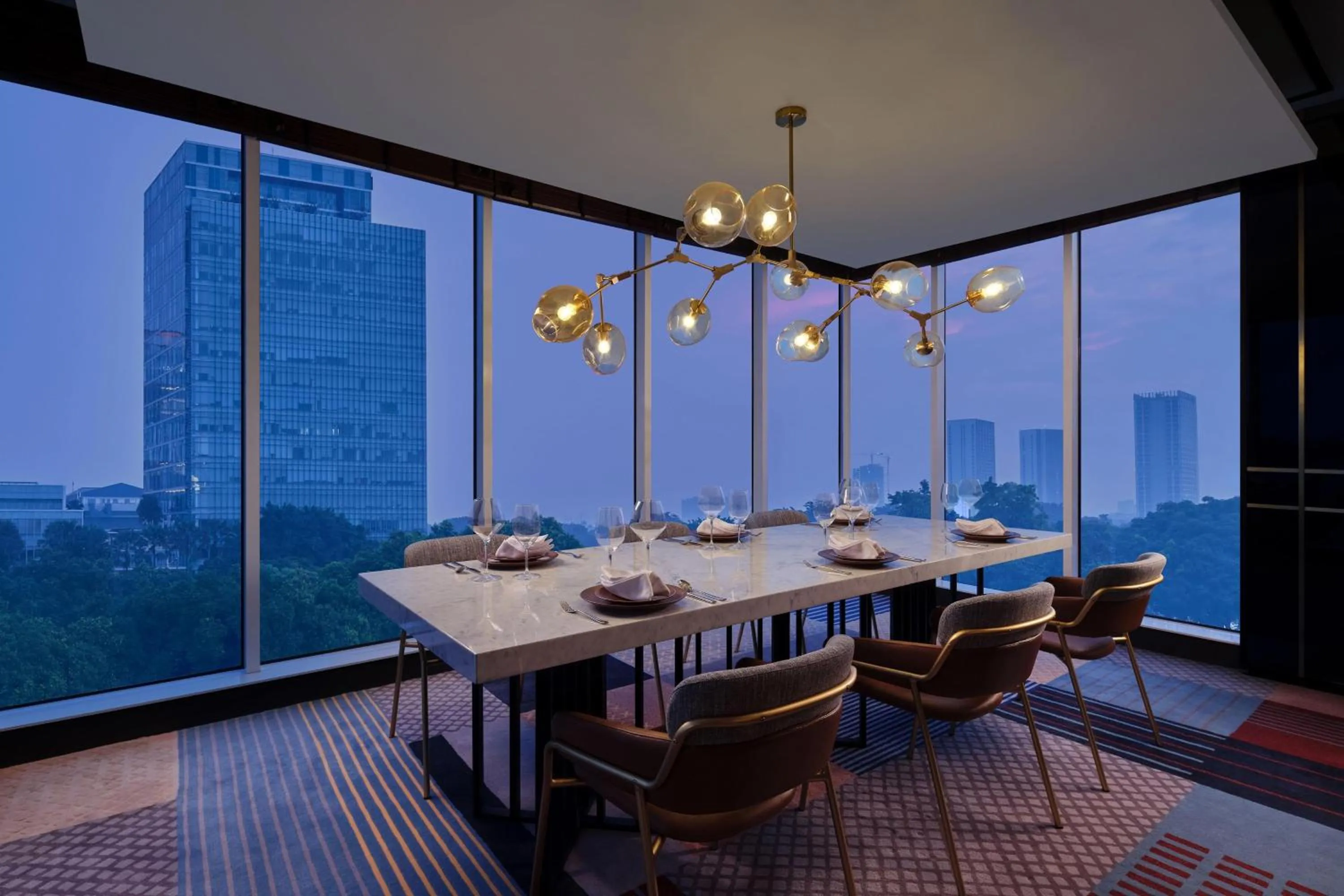 Restaurant/places to eat in Aloft South Jakarta