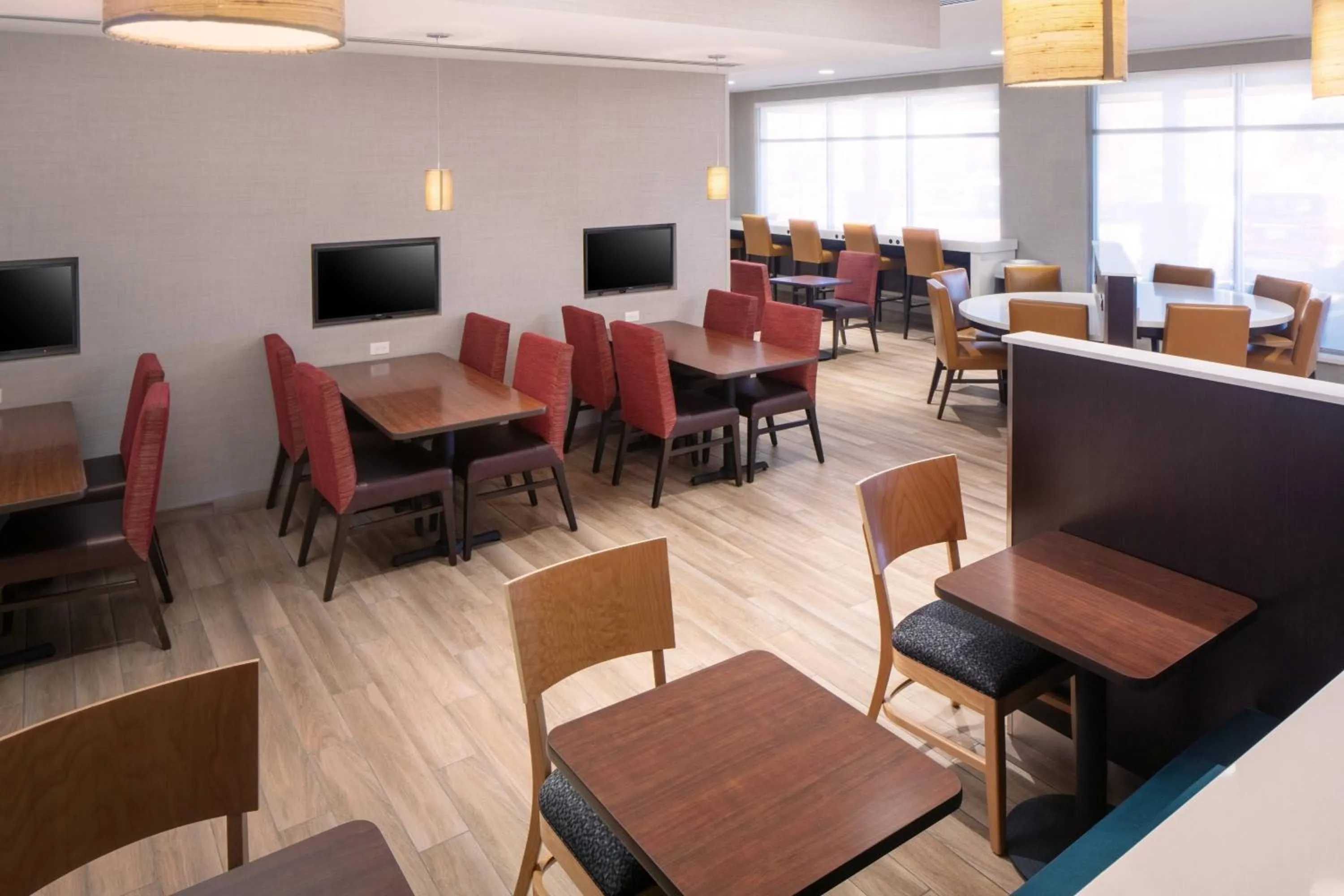 Restaurant/places to eat in TownePlace Suites Midland South/I-20