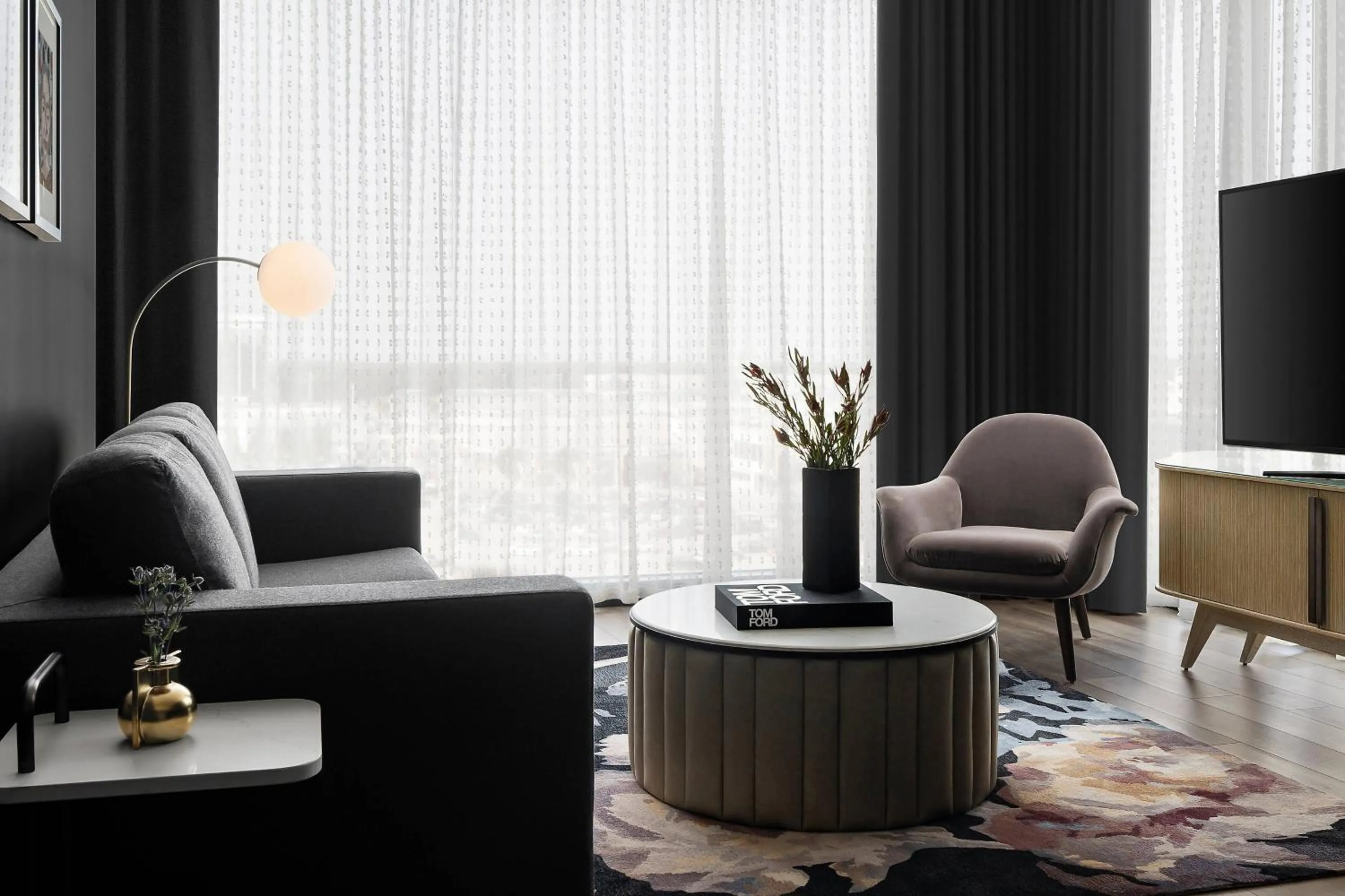 Bedroom in Renaissance Milwaukee West Hotel