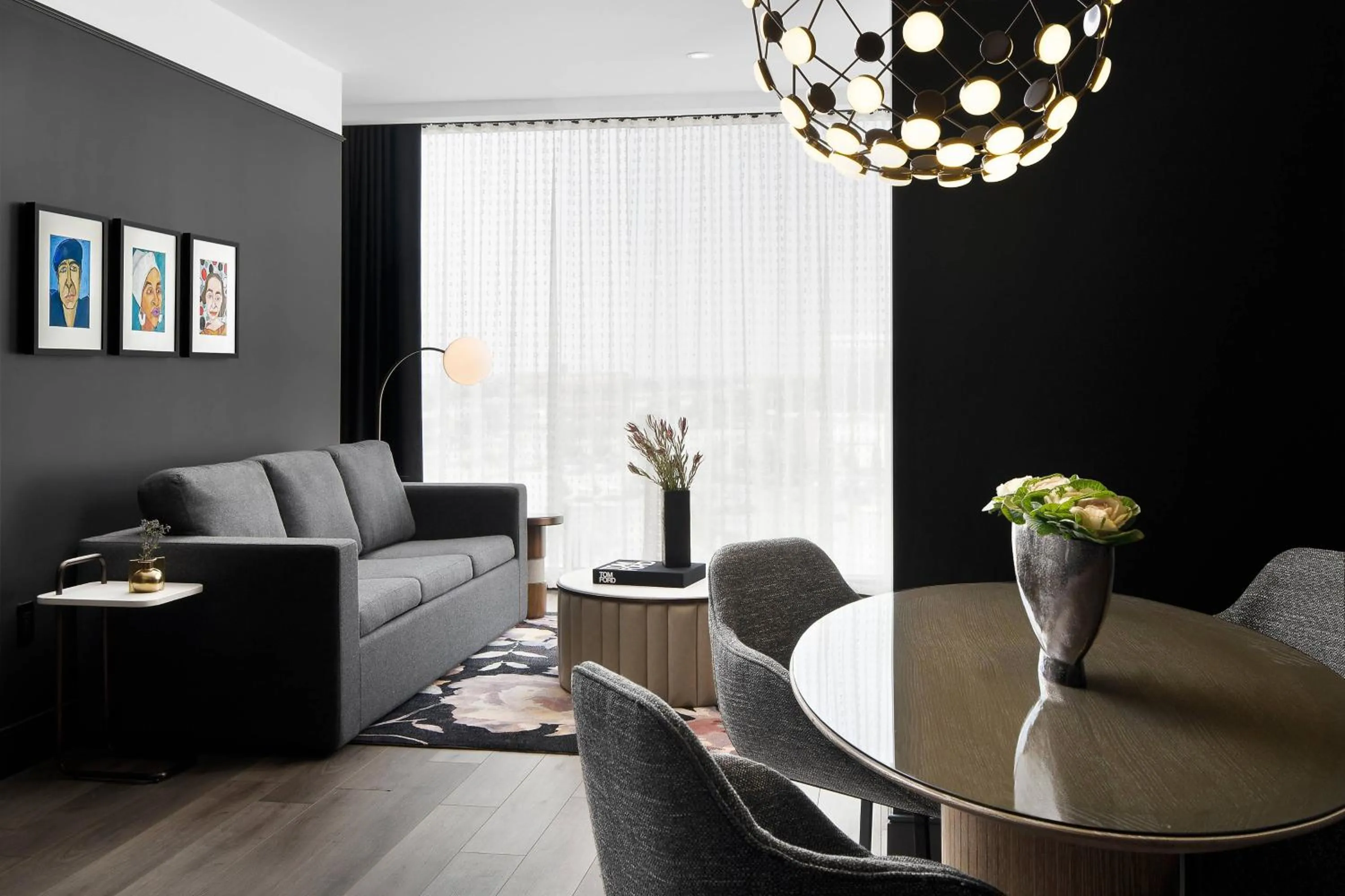 Bedroom in Renaissance Milwaukee West Hotel