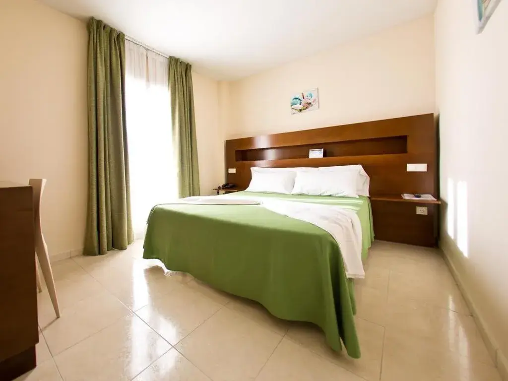 Queen Room with Balcony in Hostal San Marcos Queen Room with Balcony in Hostal San Marcos