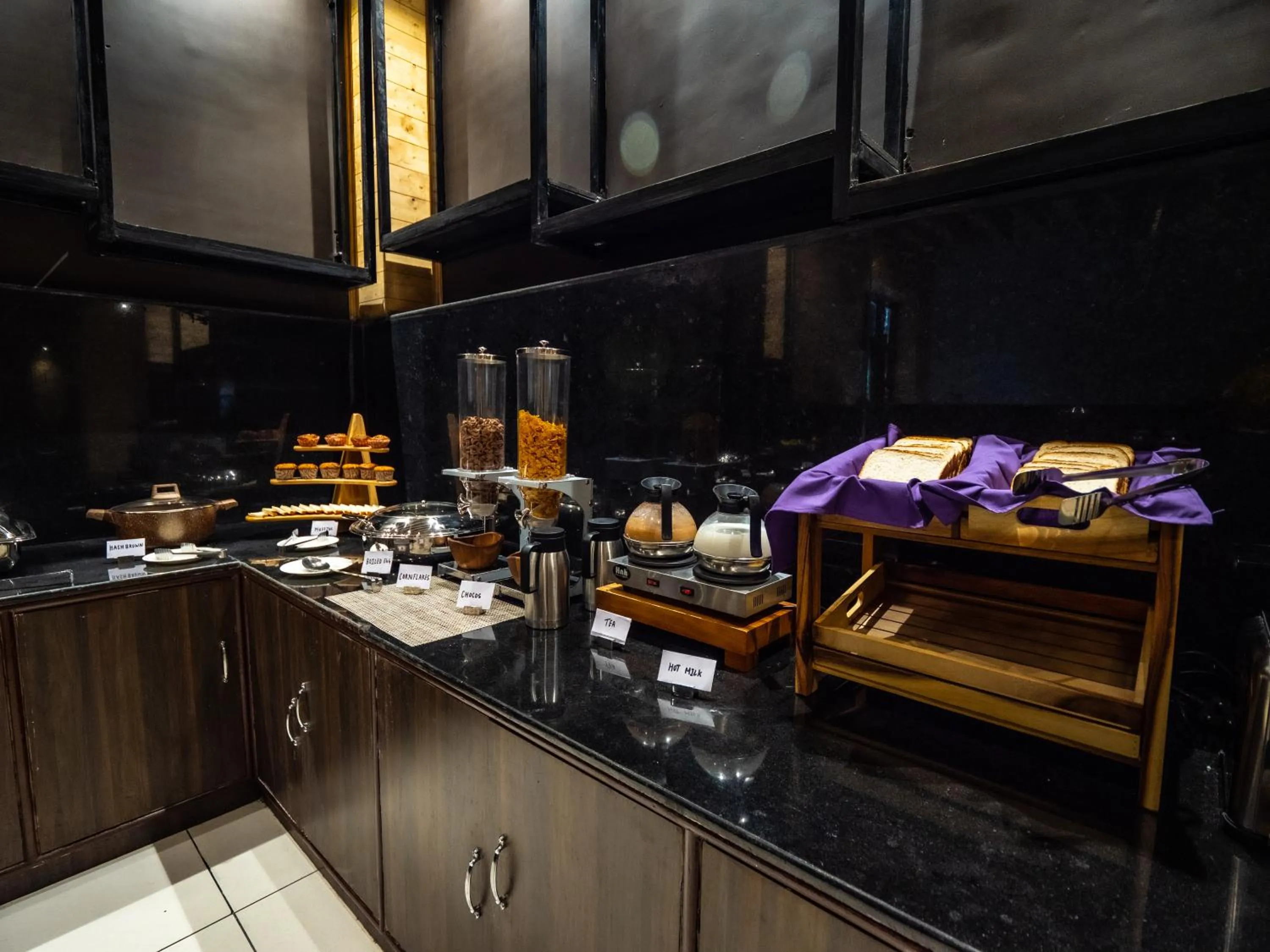 Restaurant/places to eat in Sumitel Shangrila