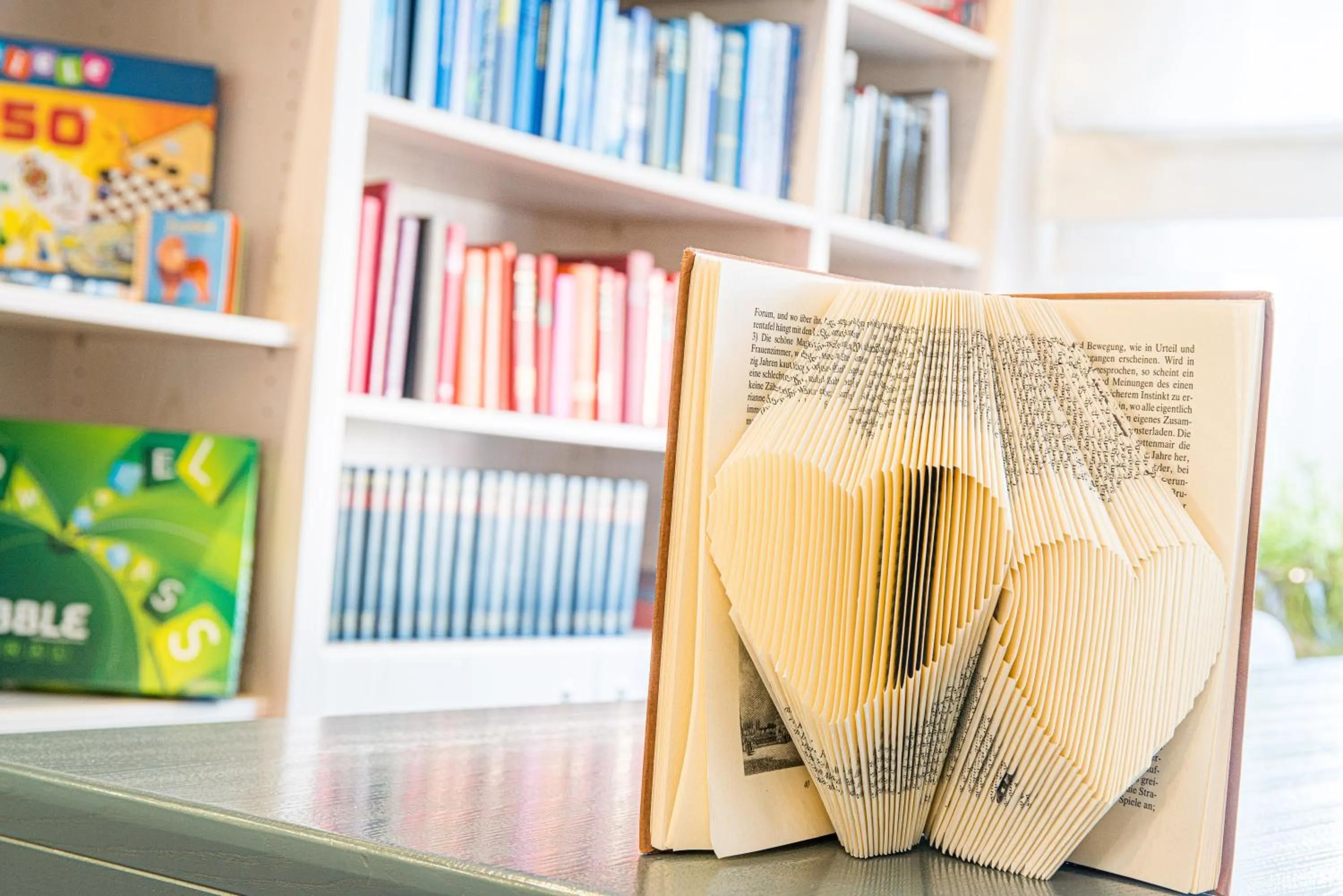 Communal lounge/ TV room in Hotel Central Hamburg